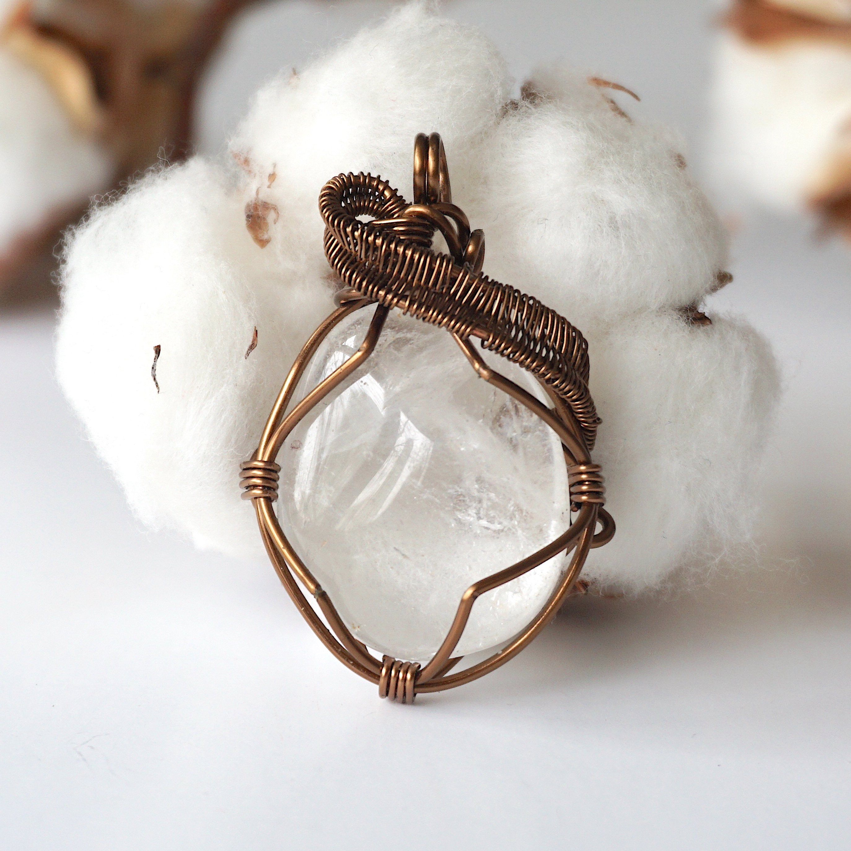 Rock Crystal Necklace (Clear Quartz) - Healing Stone Jewelry for Women, Natural Gemstone Pendant for Energy & Chakra Balance - Perfect for Meditation, Yoga & Spiritual Gifts