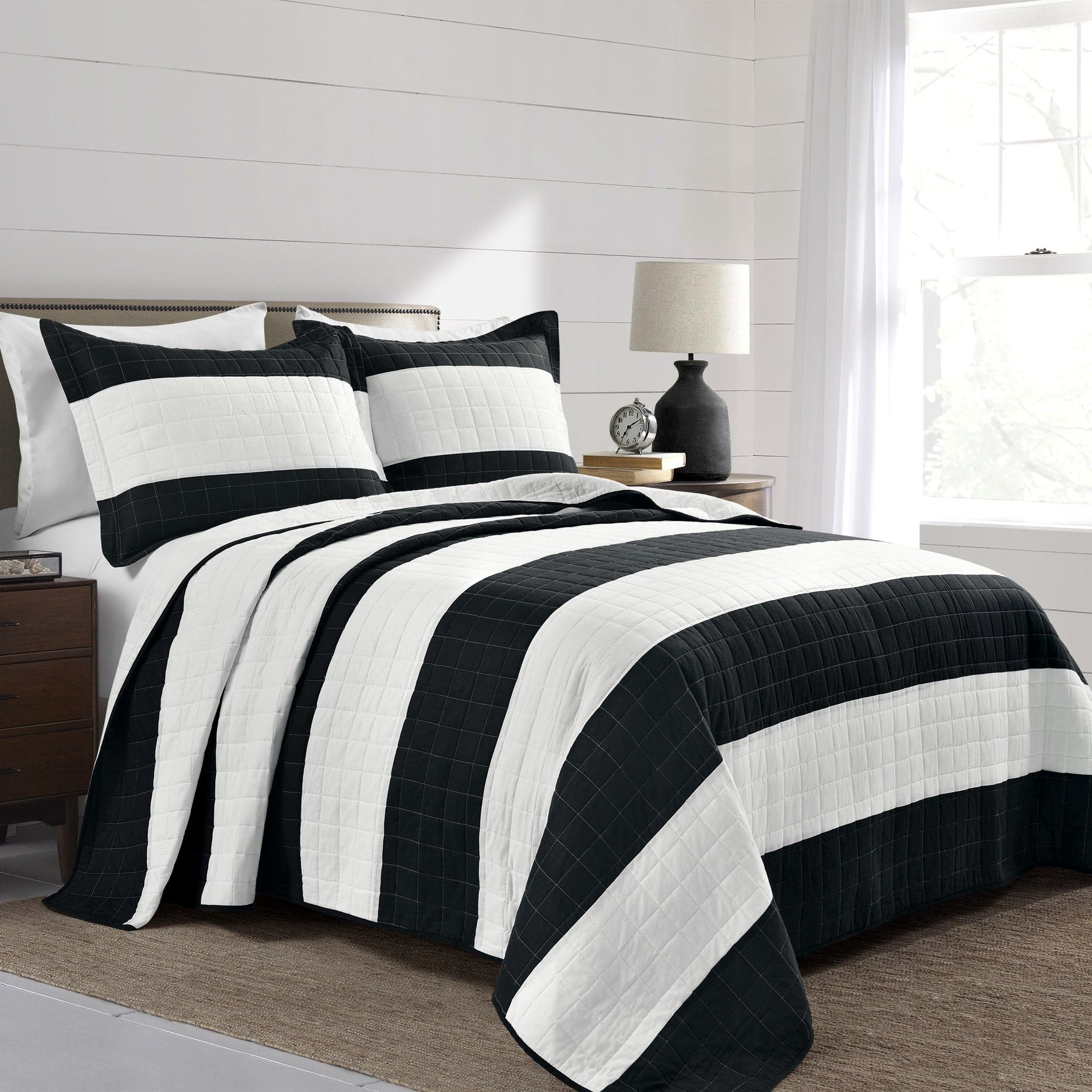 Premium 3-Piece Stripe Quilt Set - Soft Bedding Comforter with Matching Pillow Shams - Perfect for Master Bedroom, Guest Room & Cozy Home Decor