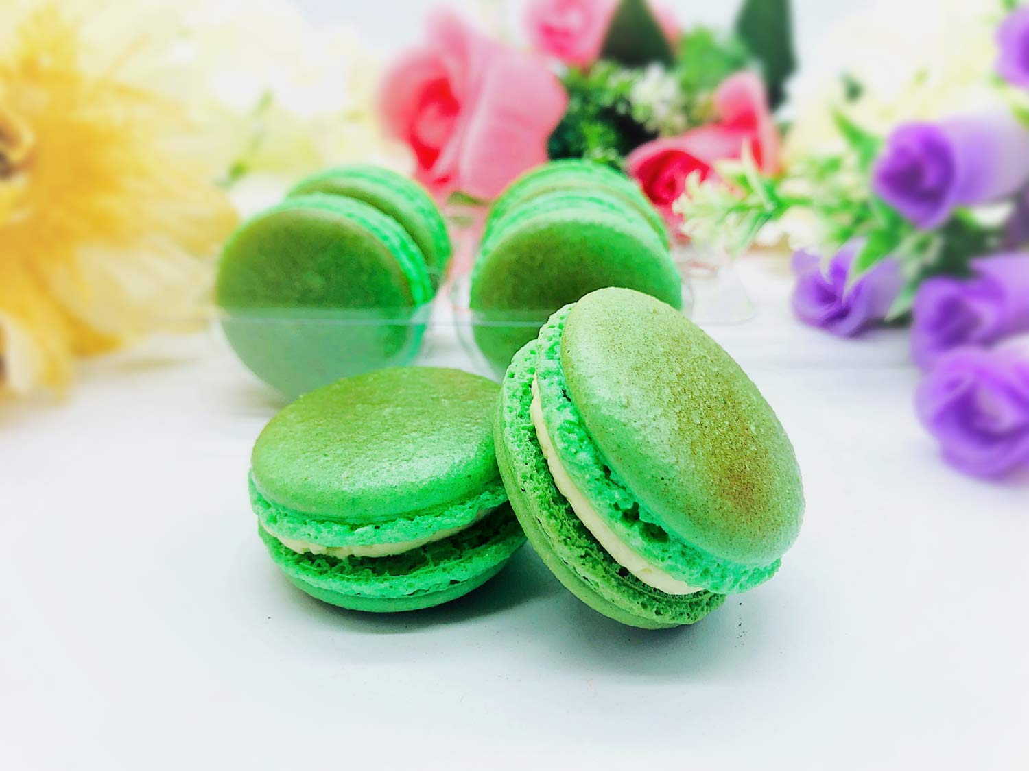 Premium Kiwi Macaron Gift Box - Delicious French Cookies for Holidays, Birthdays & Special Occasions - Perfect Party Favors & Gourmet Dessert Gifts