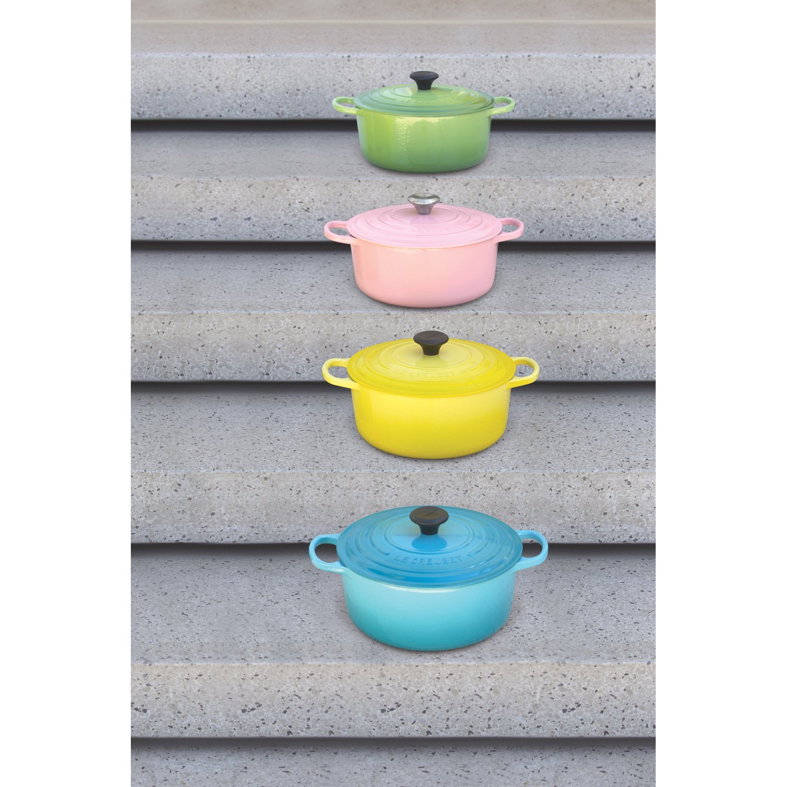 Le Creuset Enameled Cast Iron Signature Round Dutch Oven 2 Quart - Classic Marseille Blue for Braising, Stewing & Baking - Perfect for Soups, Casseroles & Family Dinners