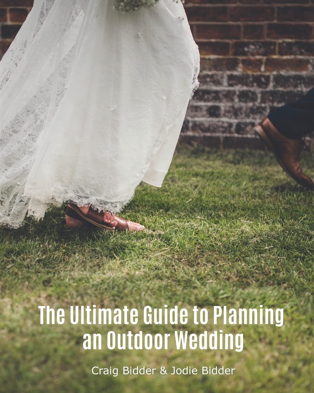 Outdoor Wedding Planning Guide - Tips, Ideas & Checklist for a Perfect Ceremony | Garden, Beach & Backyard Weddings