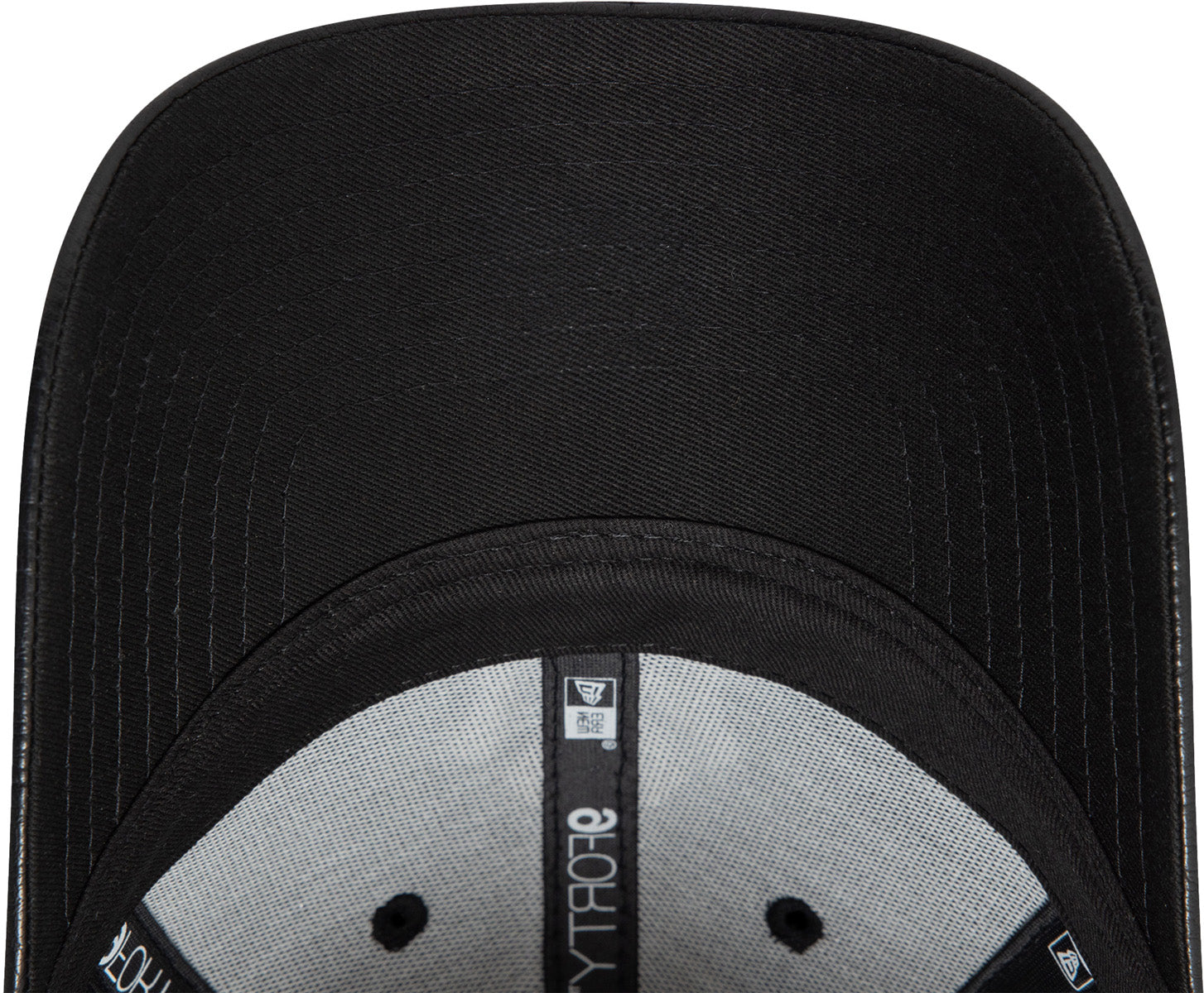 New York Yankees Women's New Era 9Forty Crinkled PU Black Baseball Cap - Stylish Adjustable Hat for Sports Fans & Fashion Enthusiasts - Perfect for Baseball Games, Casual Outfits & Everyday Wear