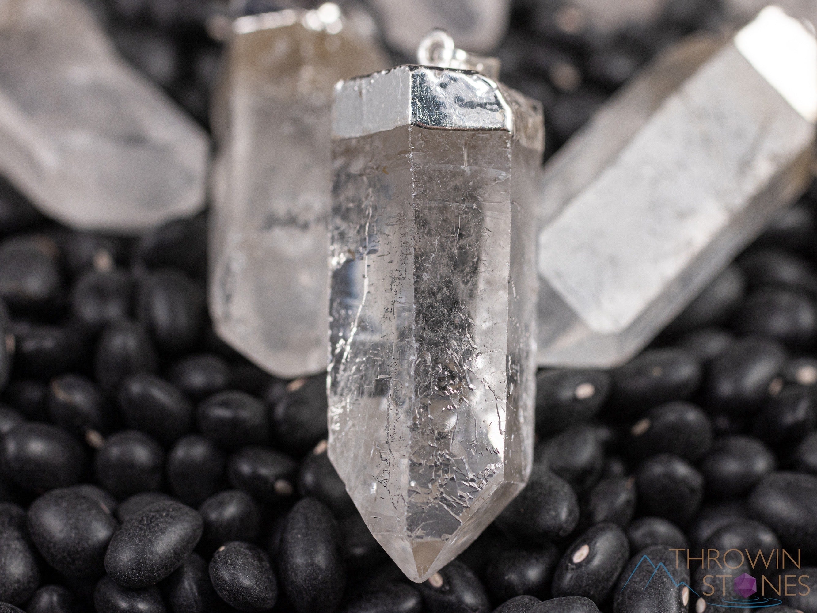 Raw Clear Quartz Crystal Pendant - Natural Gemstone Handmade Jewelry for Men, Healing Crystals & Stones Gift, Spiritual Energy & Meditation Accessory - Perfect for Yoga, Reiki & Daily Wear E0904