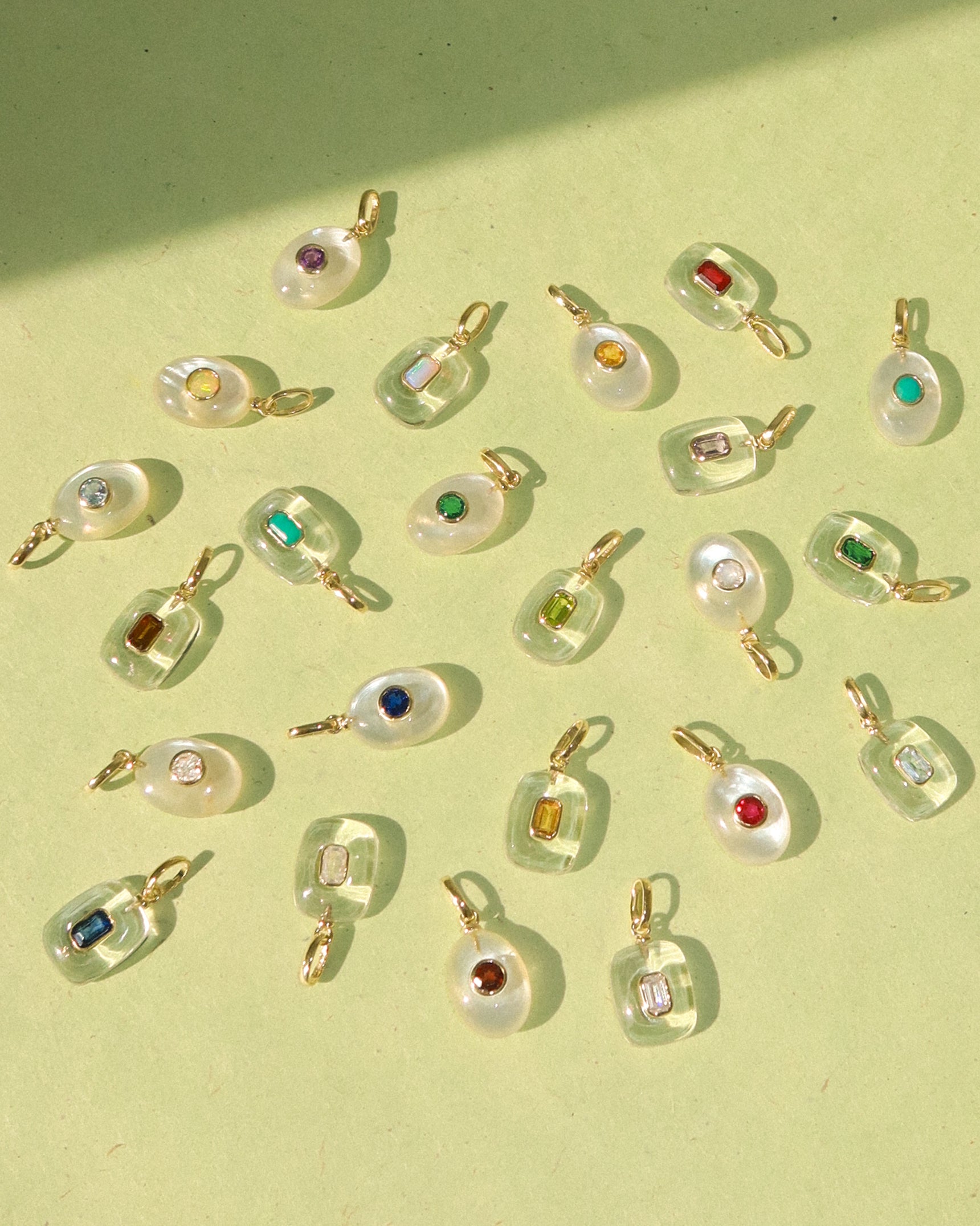 Natural Clear Quartz Birthstone Pendant Necklace - Healing Crystal Jewelry for Women & Men - Perfect for Meditation, Energy Cleansing & Spiritual Gifts