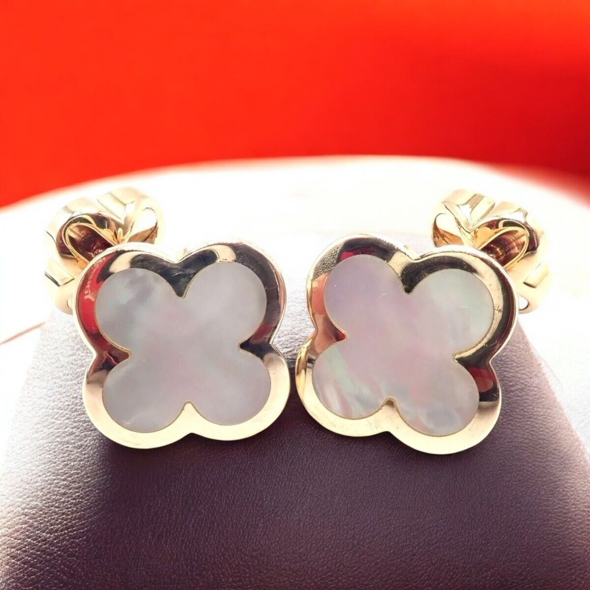 Van Cleef & Arpels 18k Yellow Gold Pure Alhambra Mother of Pearl Cufflinks - Certified Luxury Men's Jewelry for Formal Events & Weddings