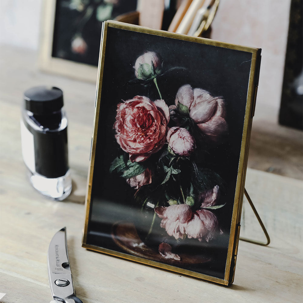 Vintage Antique Brass Picture Frame - Handcrafted Solid Brass Photo Frame for Wall or Tabletop Display - Perfect for Home Decor, Wedding Photos, and Vintage Style Interiors