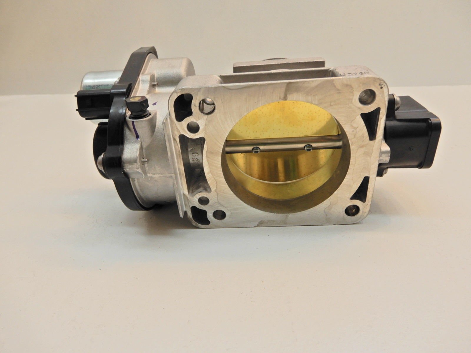 Ford AA5Z-9E926-A Fuel Injection Throttle Body Replacement - Compatible with Select Ford Models - Improve Engine Performance & Fuel Efficiency - Perfect for DIY Auto Repairs & Engine Maintenance