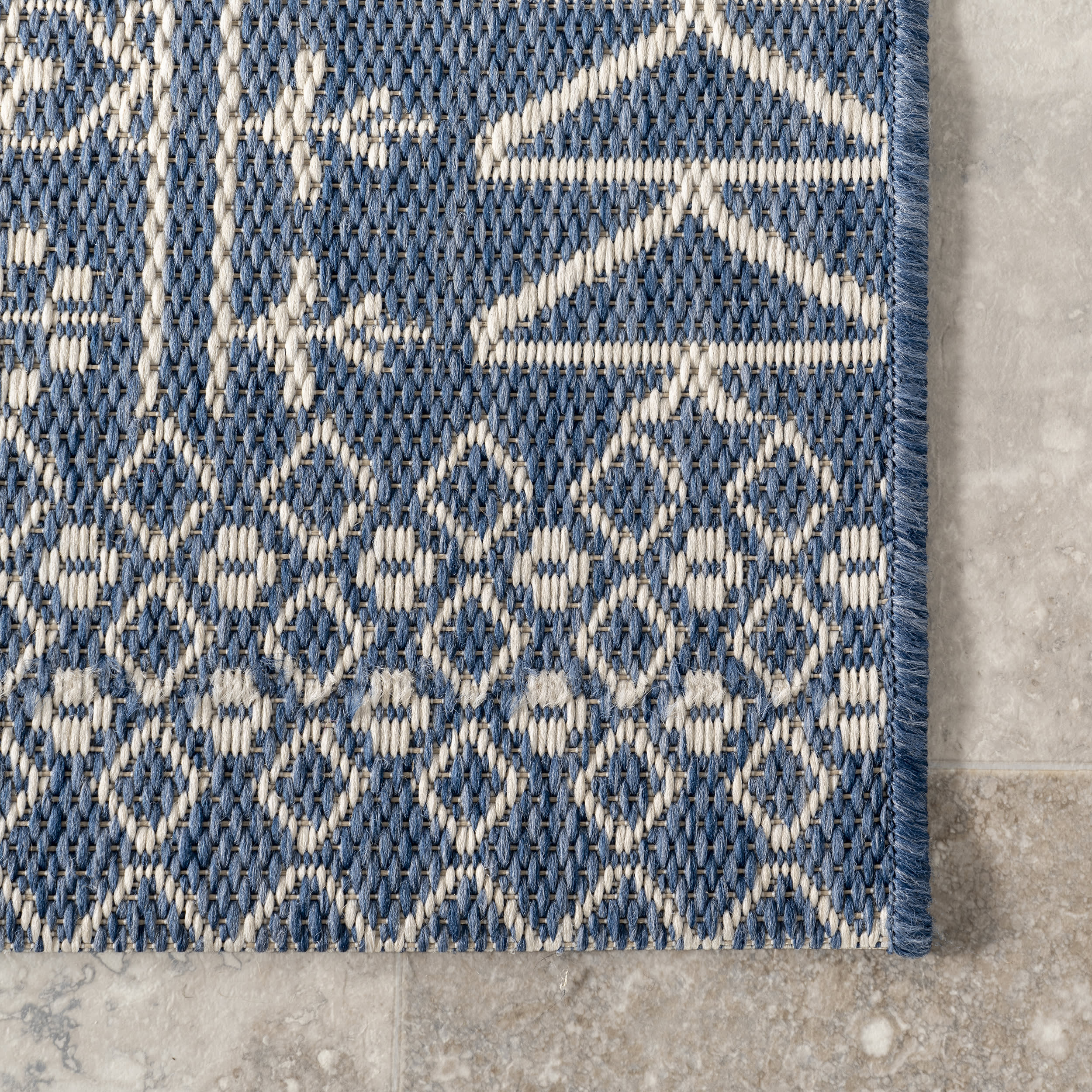 Premium Diamond Pattern Indoor/Outdoor Area Rug - Soft & Durable Blue Floor Mat for Living Room, Patio, Deck, or Bedroom Decor