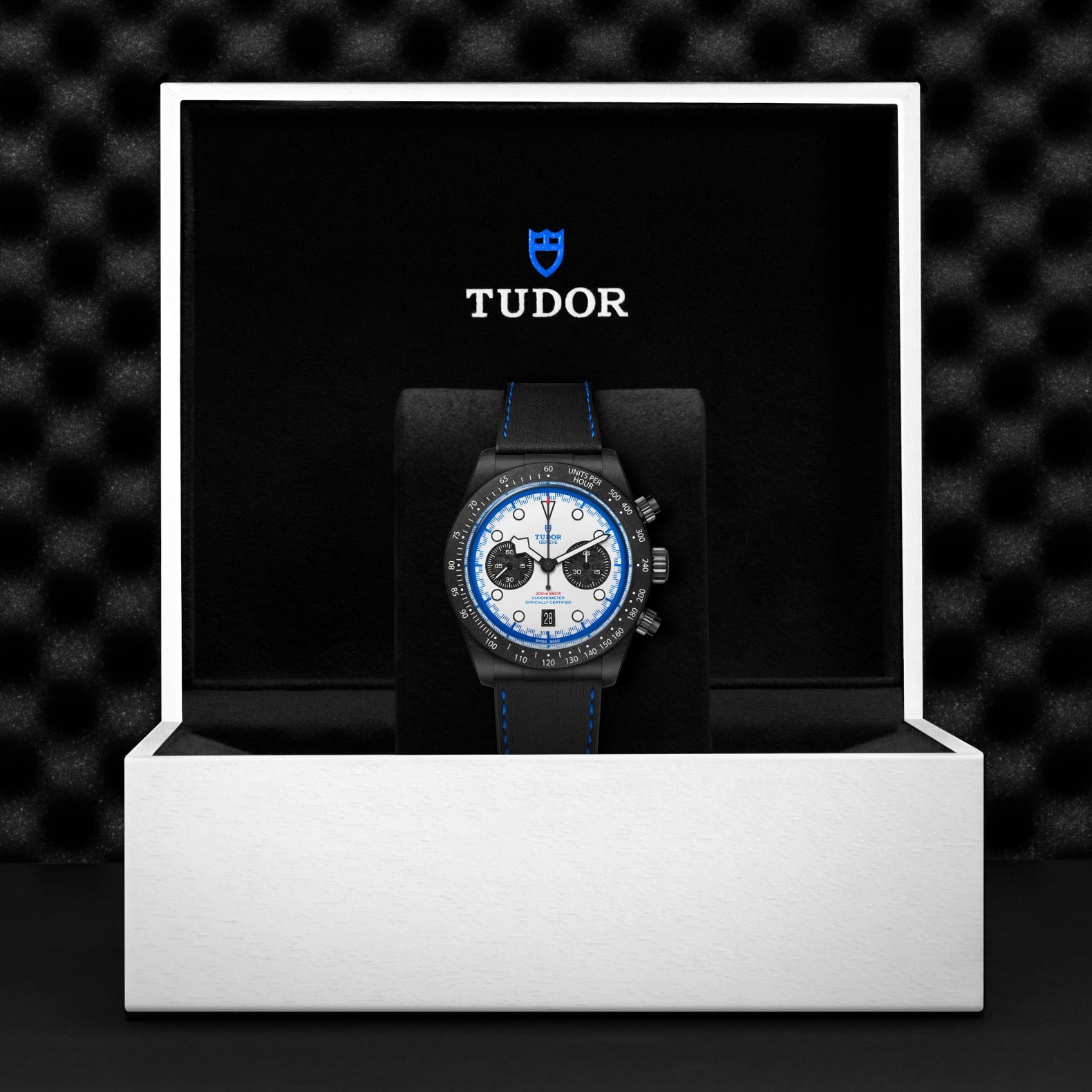 Black Bay Chrono Carbon 25 - Premium Carbon Fiber Chronograph Watch for Men | Perfect for Diving, Racing & Luxury Fashion Accessories