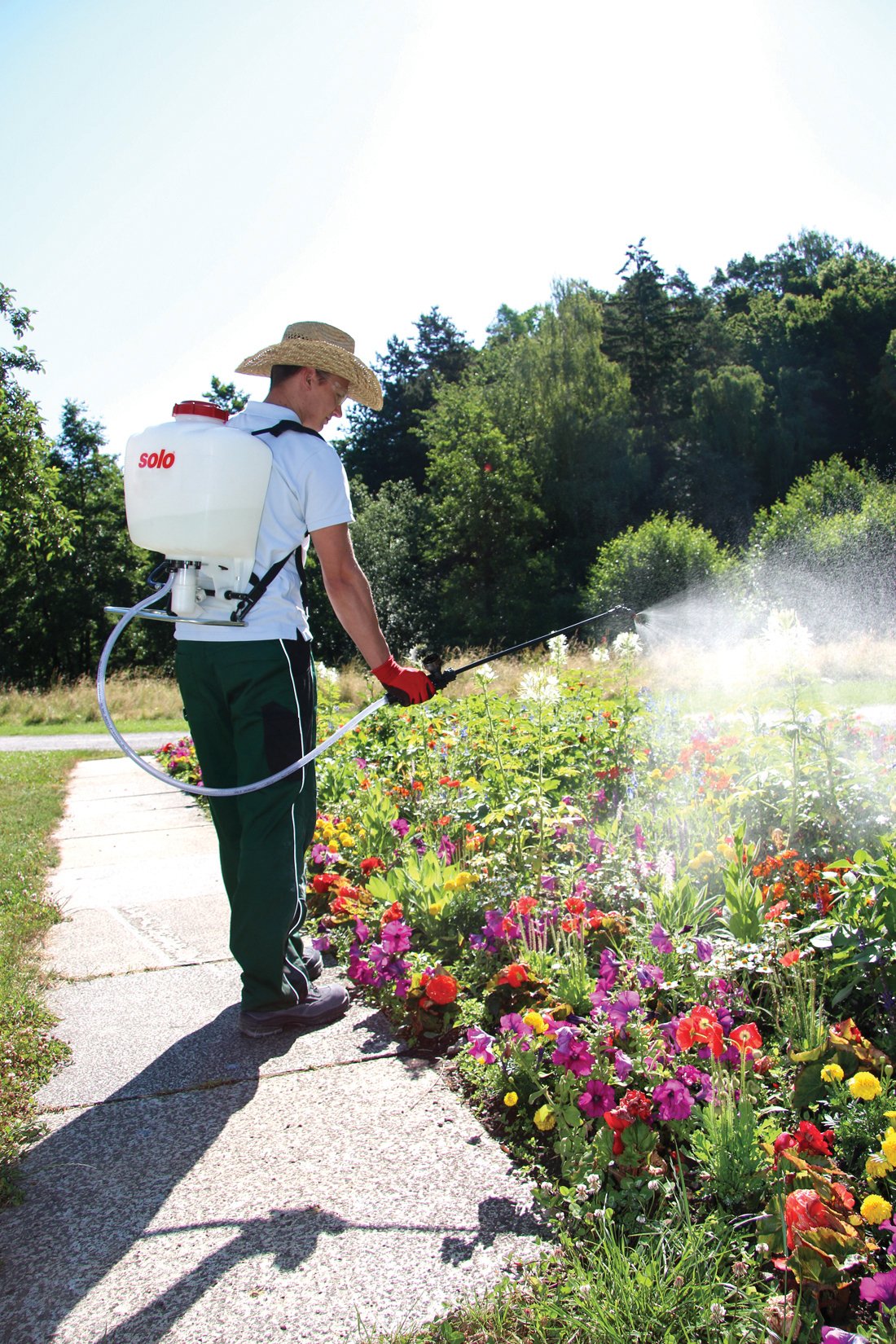 SOLO 425 4-Gallon Backpack Sprayer with Piston Pump - 90 PSI High Pressure for Lawn, Garden & Agricultural Use - Perfect for Weed Control, Pest Spraying & Fertilizer Application