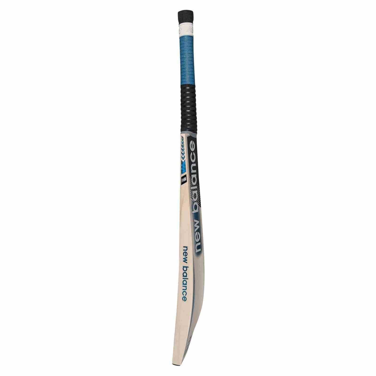 New Balance DC680 Senior Cricket Bat - Lightweight & Durable for Professional & Amateur Players - Perfect for Matches, Training & Practice Sessions