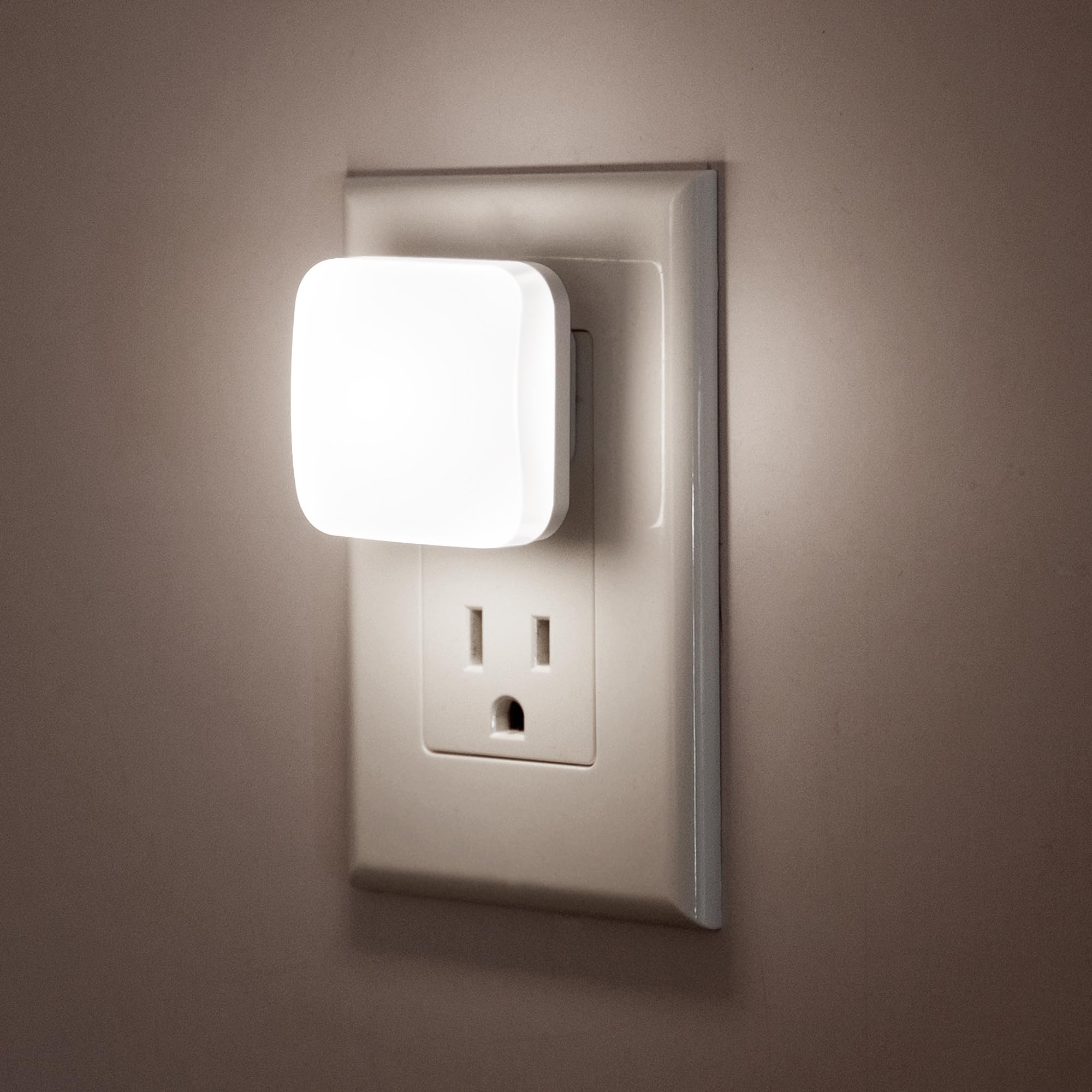 LED Night Lights Plug into Wall with Light Sensor, Dusk to Dawn 0.3W Square Night Light for Kids - 5000K Cool White Nightlight for Bathroom, Bedroom, Kitchen (2 Pack) - Perfect for Nurseries, Hallways & Safe Nighttime Navigation