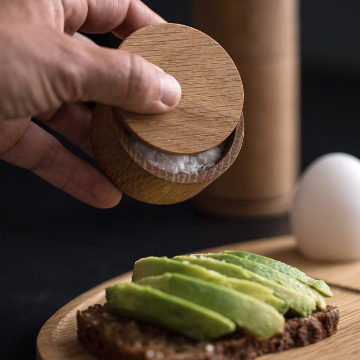 EKTA LIVING 'Salt Me' Natural Oak Salt Dish with Lid - Premium Oil-Finished Wooden Salt Cellar for Kitchen, Dining Table & Countertop Decor