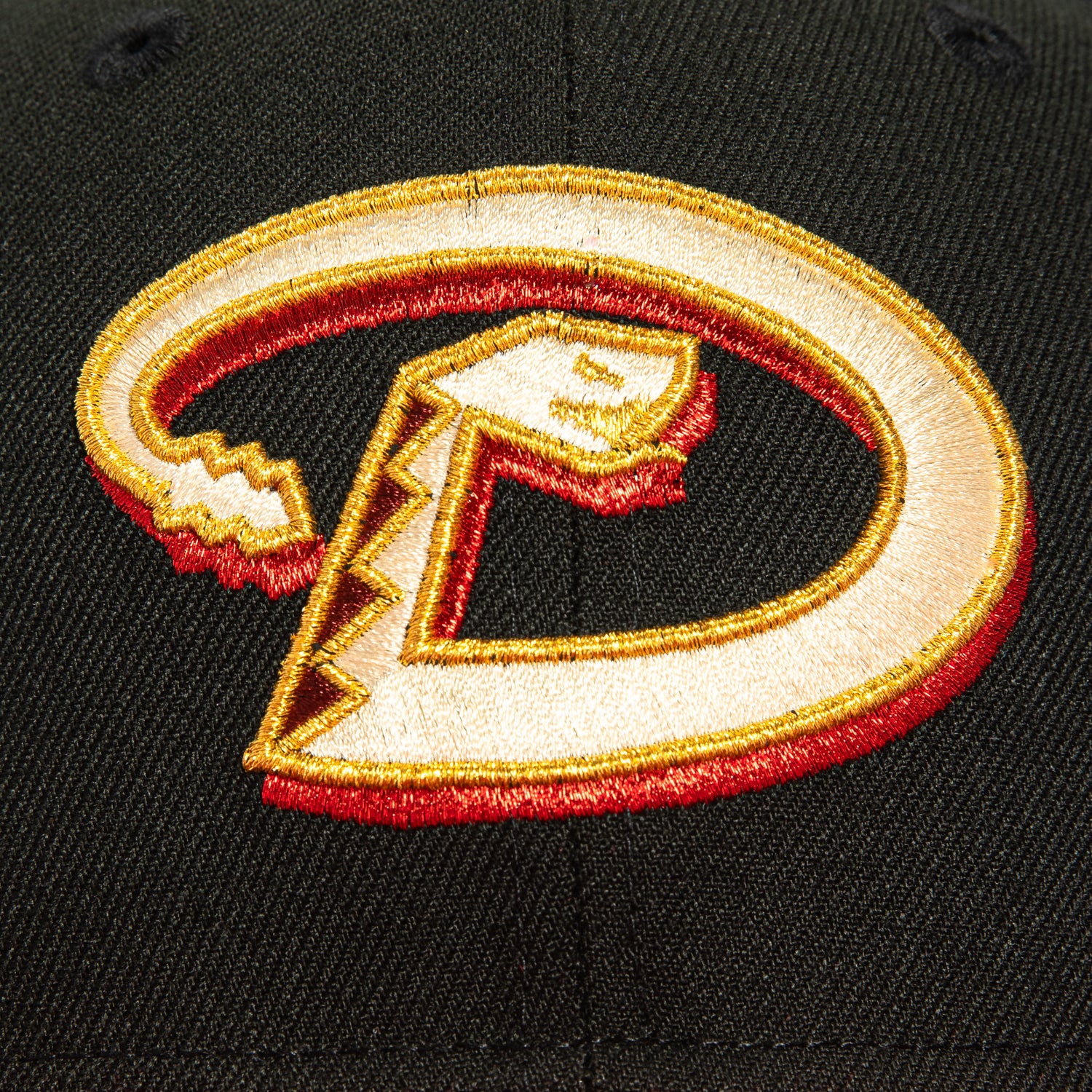 New Era 59Fifty Arizona Diamondbacks 2001 World Series Patch Snapback Hat - Black & Red Baseball Cap for Men & Women - Perfect for MLB Games, Sports Events & Casual Wear