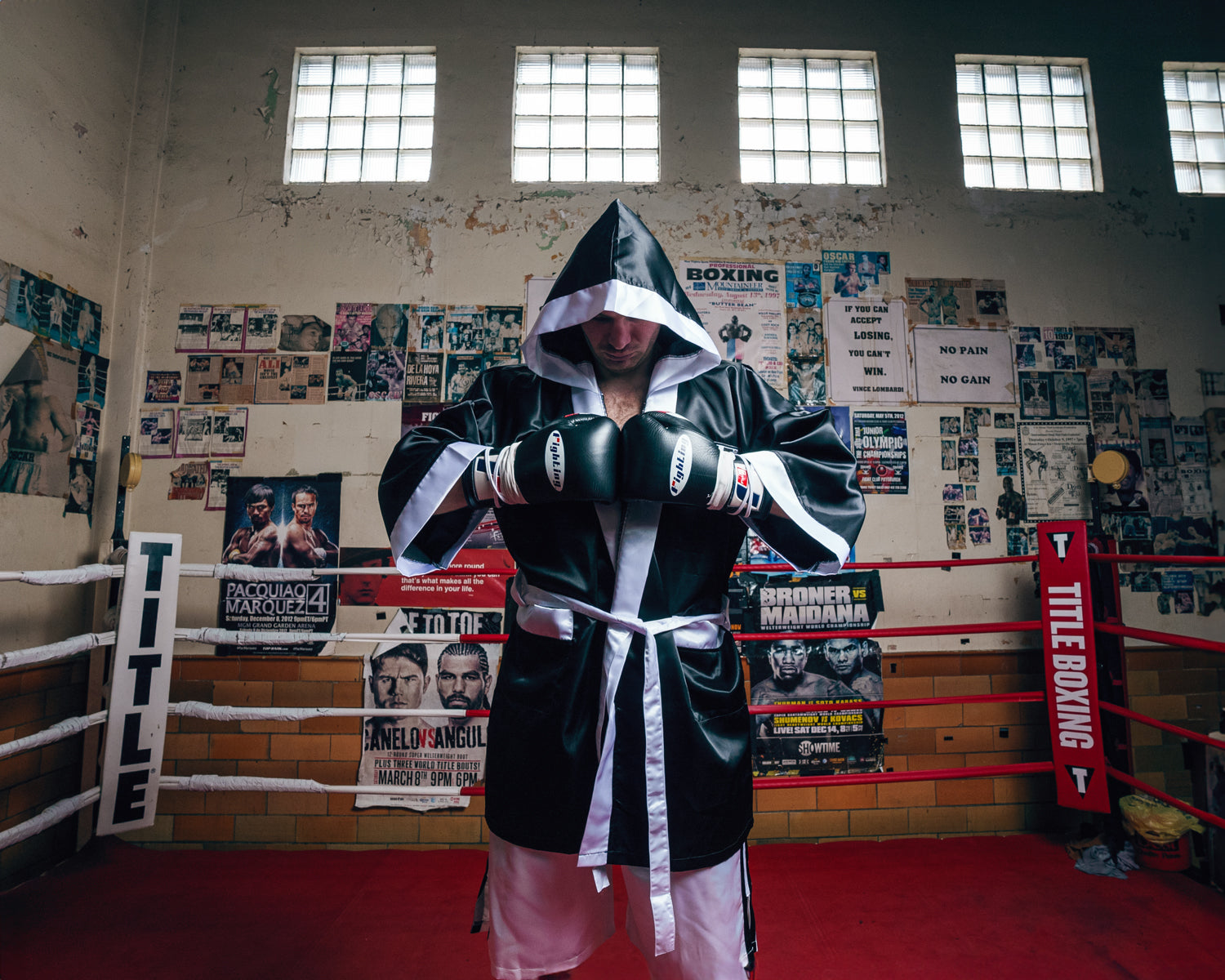 TITLE Boxing Pro Fingertip Training Robe 2.0 - Premium Boxing & MMA Sparring Gear for Fighters & Athletes - Perfect for Gym Workouts, Martial Arts Training & Competition