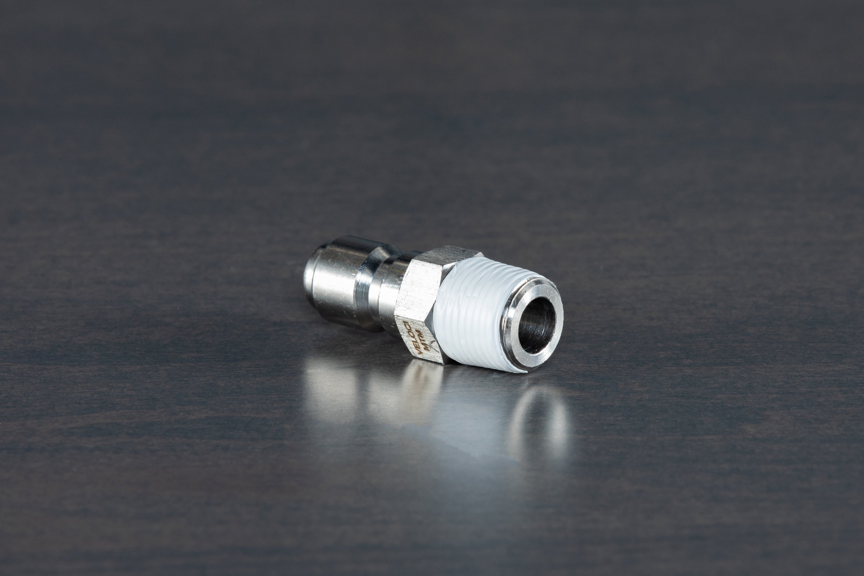 1/4 Inch Stainless Steel Quick Disconnect (QD) Male Plug - Durable & Corrosion-Resistant for Air, Water & Hydraulic Systems - Perfect for Industrial, Automotive & Plumbing Applications