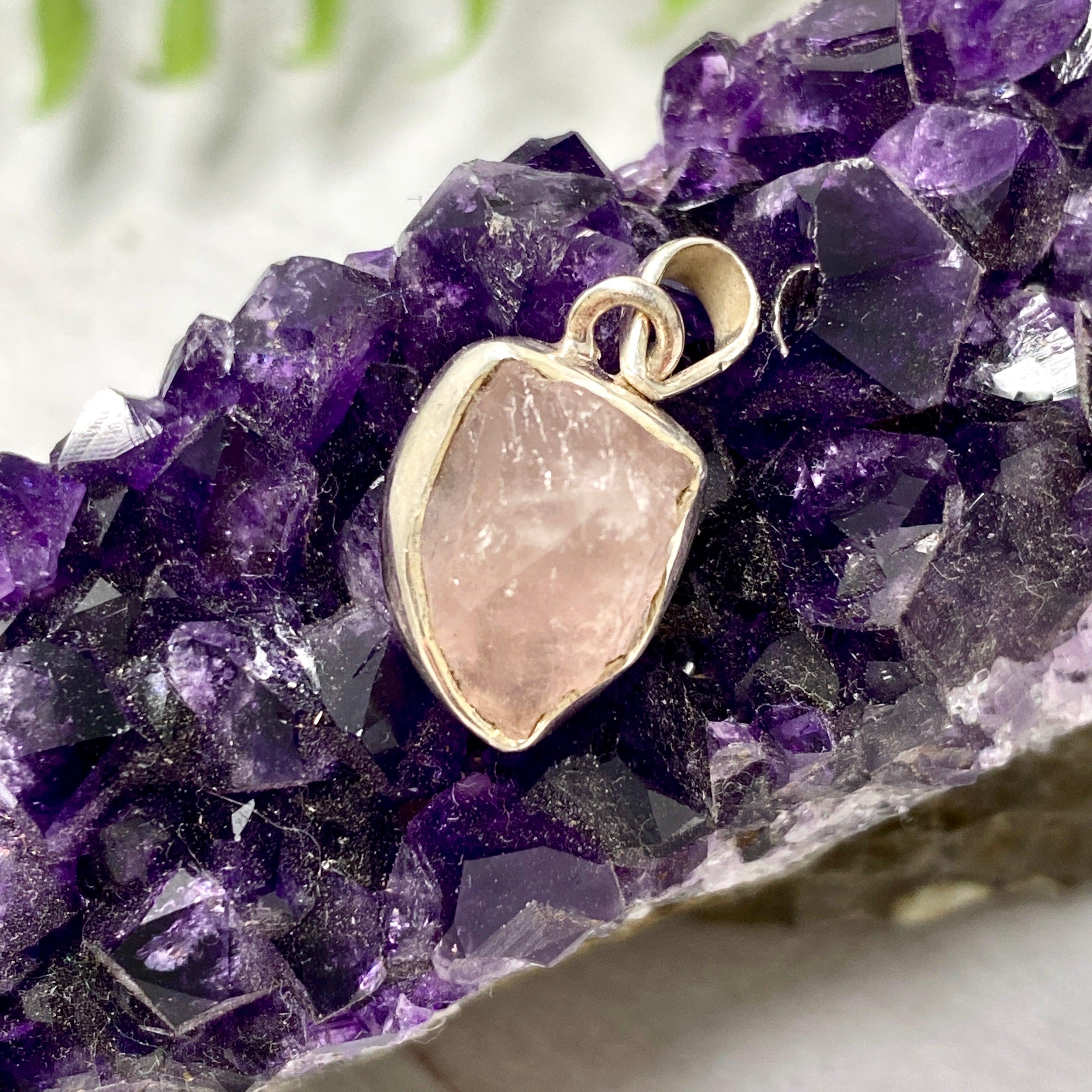 Natural Rose Quartz Raw Stone Pendant Necklace - Healing Crystal Jewelry for Women, Chakra Balancing & Positive Energy - Perfect for Meditation, Yoga & Spiritual Gifts