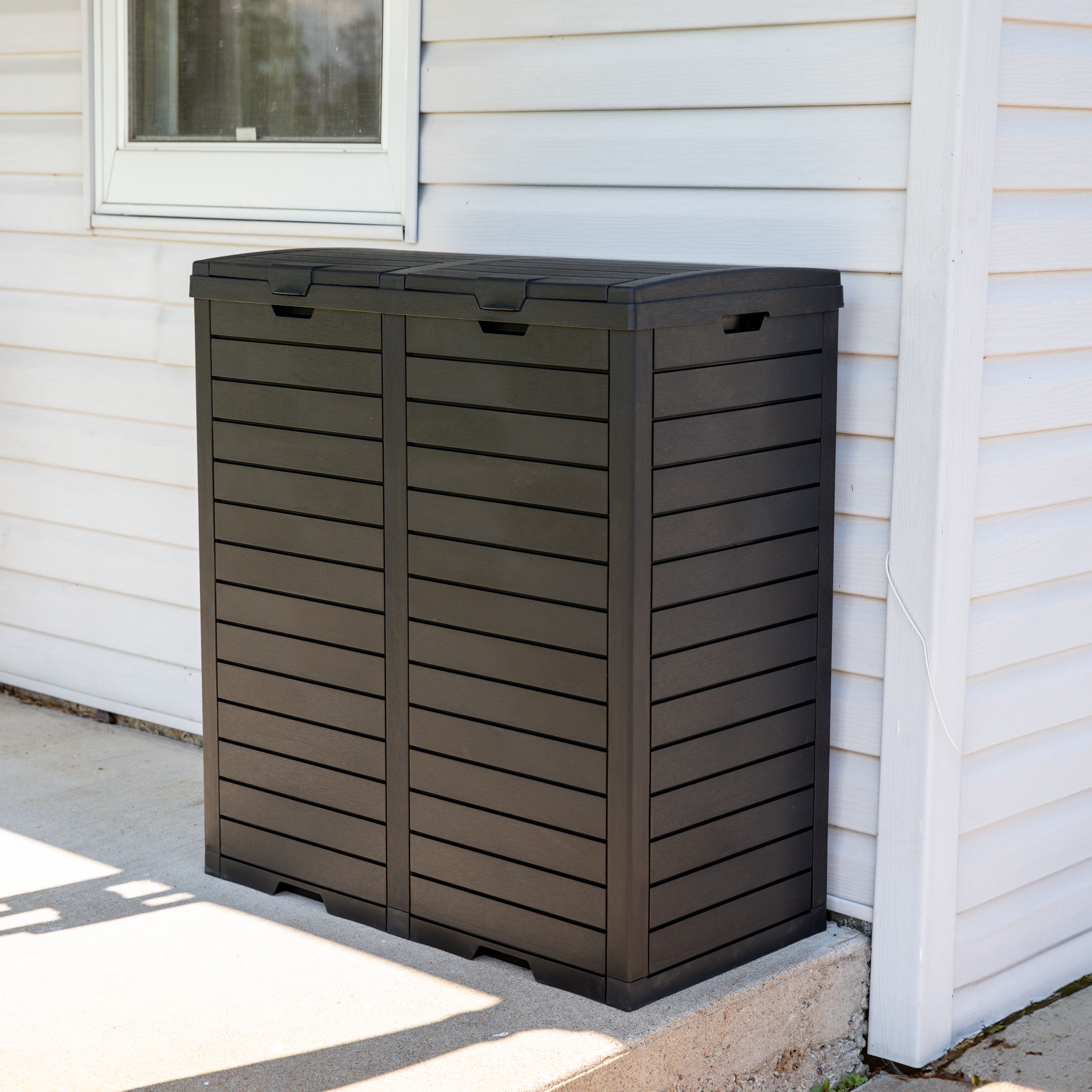 Sunnydaze Outdoor Patio Trash Can with Lid - Durable Waterproof Garbage Bin for Backyard, Deck, Poolside & Garden Waste Disposal