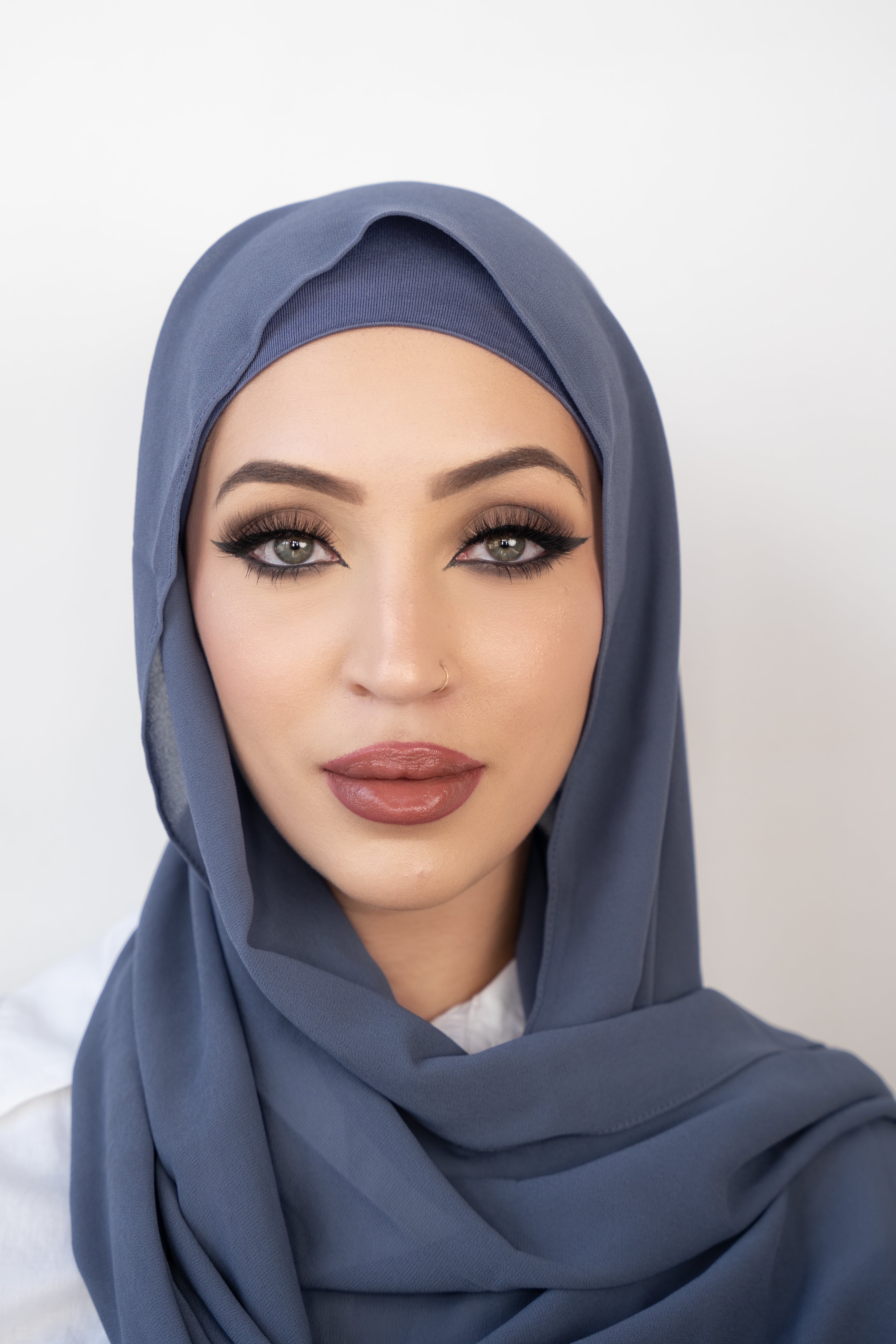 Elegant Chiffon Hijab Set Nora - Soft & Lightweight Muslim Scarf for Women - Perfect for Daily Wear, Prayer, and Special Occasions