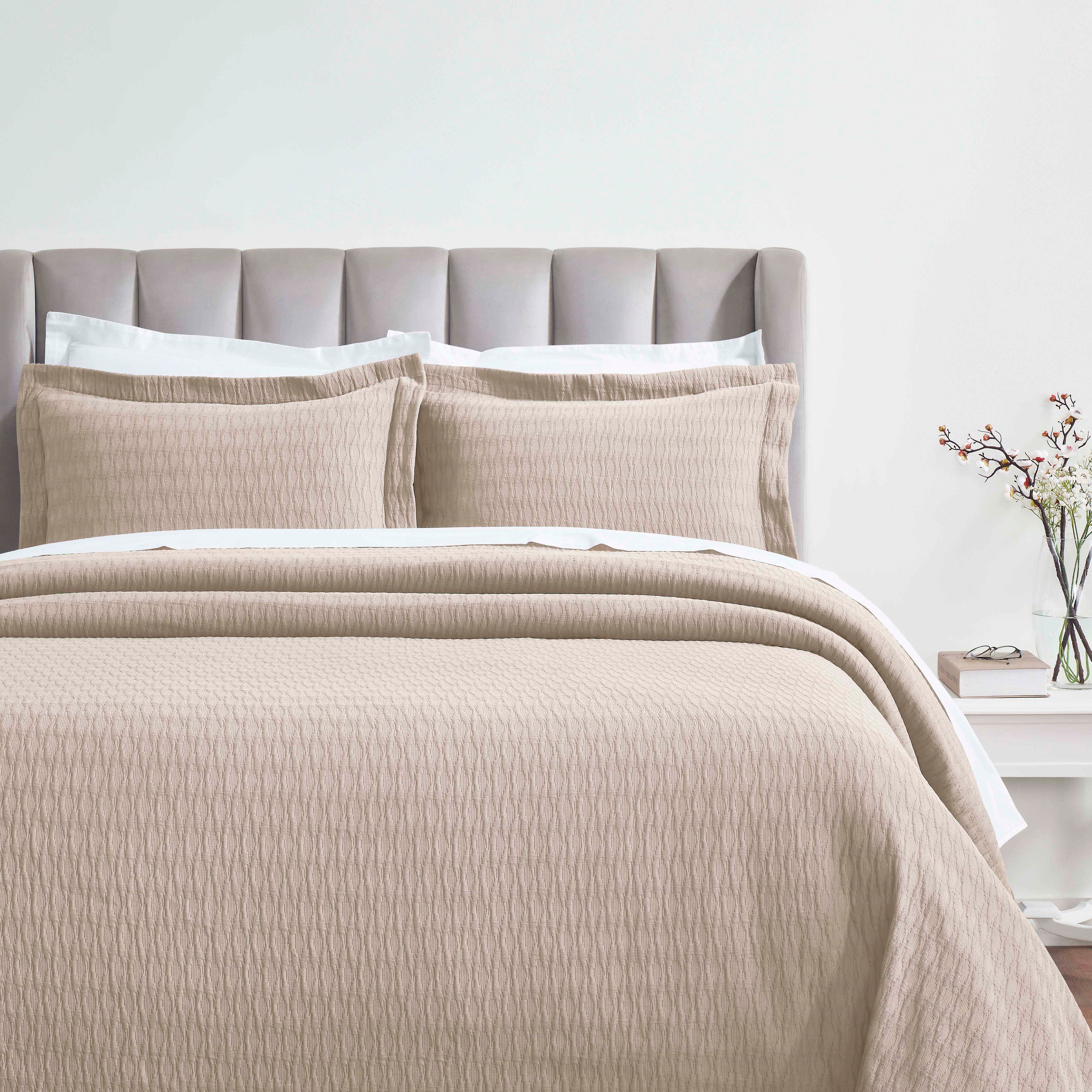 Calvert Cotton Medium Weight Geometric Matelasse Bedspread Set - Queen Size Luxury Bedding for Modern Bedrooms | Perfect for Master Bedroom, Guest Room & Dorm Decor