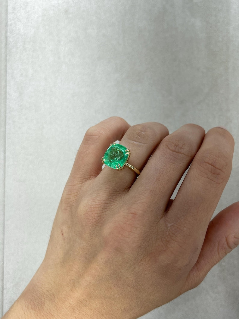 7.14ct 14K Gold Colombian Emerald Solitaire Ring - Cushion Cut Double Prong Setting for Anniversary, Engagement & Special Occasions