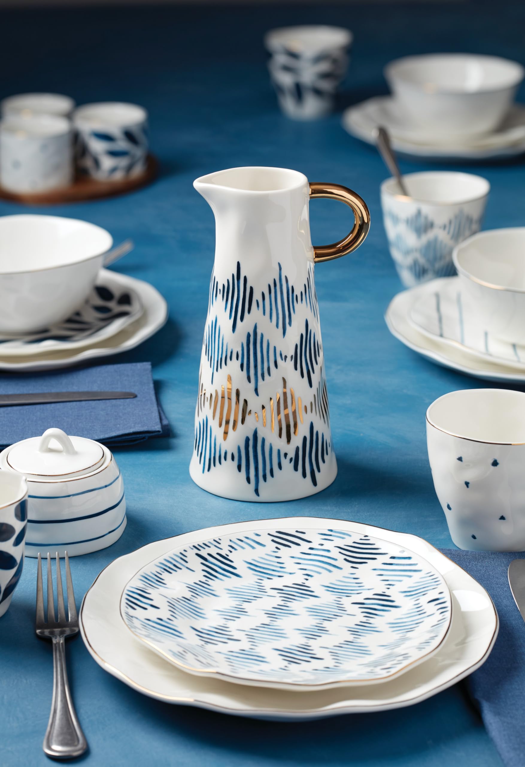 Lenox Blue Bay Medium Pitcher 2.03 Qt - Elegant Glass Pitcher for Iced Tea, Lemonade & Water - Perfect for Entertaining, Parties & Home Decor