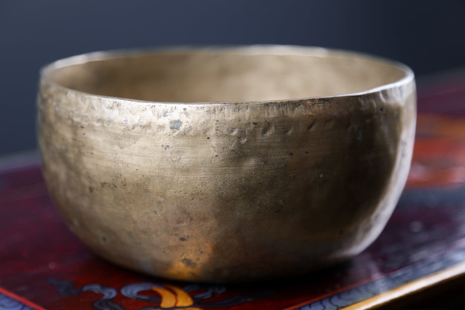 Healing Heart Chakra Singing Bowl - Antique Tibetan Meditation Bowl for Stress Relief & Chakra Balancing - Perfect for Yoga, Meditation & Spiritual Healing