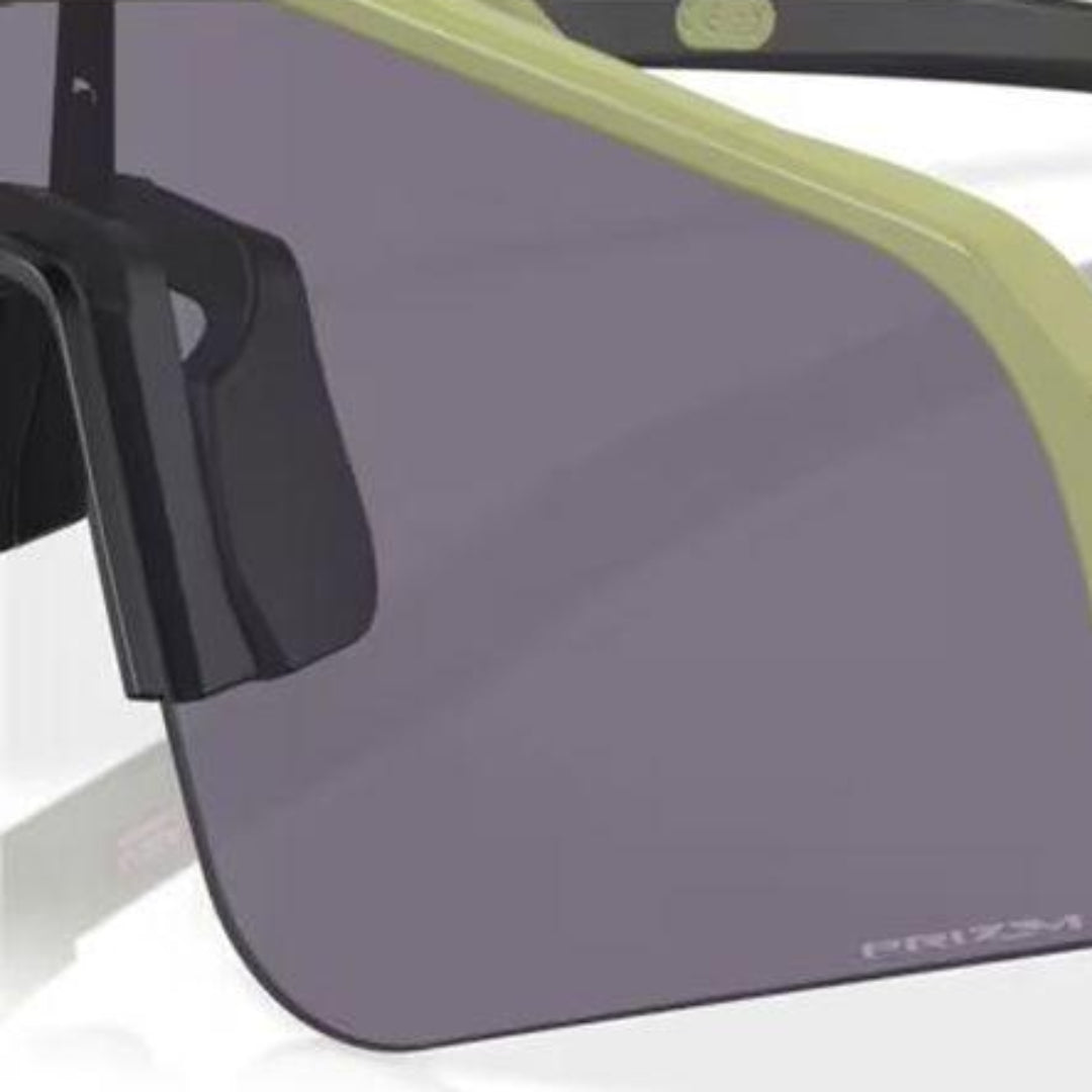 Oakley Sutro Lite Sweep Sunglasses 0OO9465 946527 - Polarized Sports Sunglasses for Cycling, Running & Outdoor Activities - UV Protection & Lightweight Frame