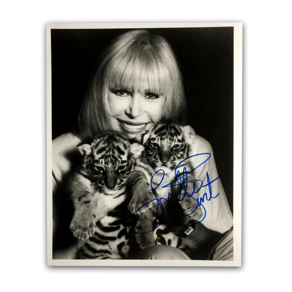 Loretta Swit Signed 8x10 Photo with JSA COA - Authentic Autograph from M*A*S*H - Margaret Houlihan Memorabilia - Perfect for Collectors, Fans, and Home Theater Decor