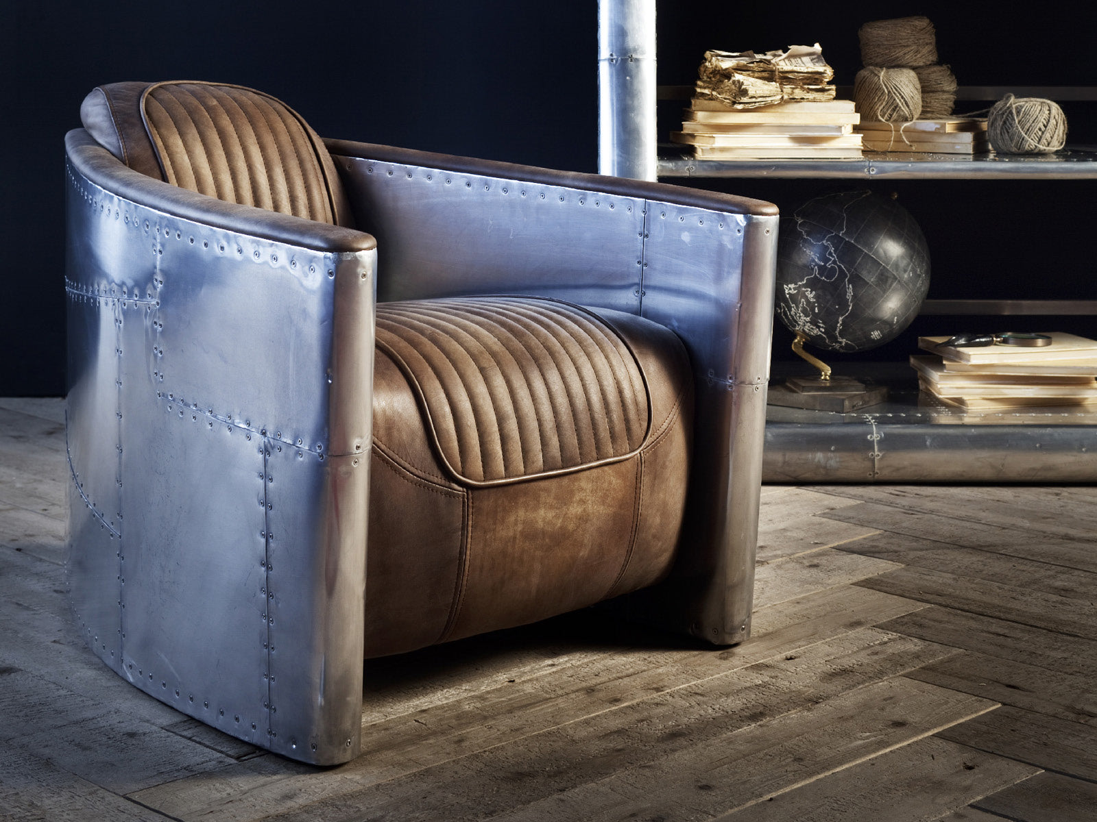 Stylish Aviator Tomcat Chair - Modern Leather Office Chair with Adjustable Height & Swivel Base - Perfect for Home Office, Gaming & Executive Workspaces