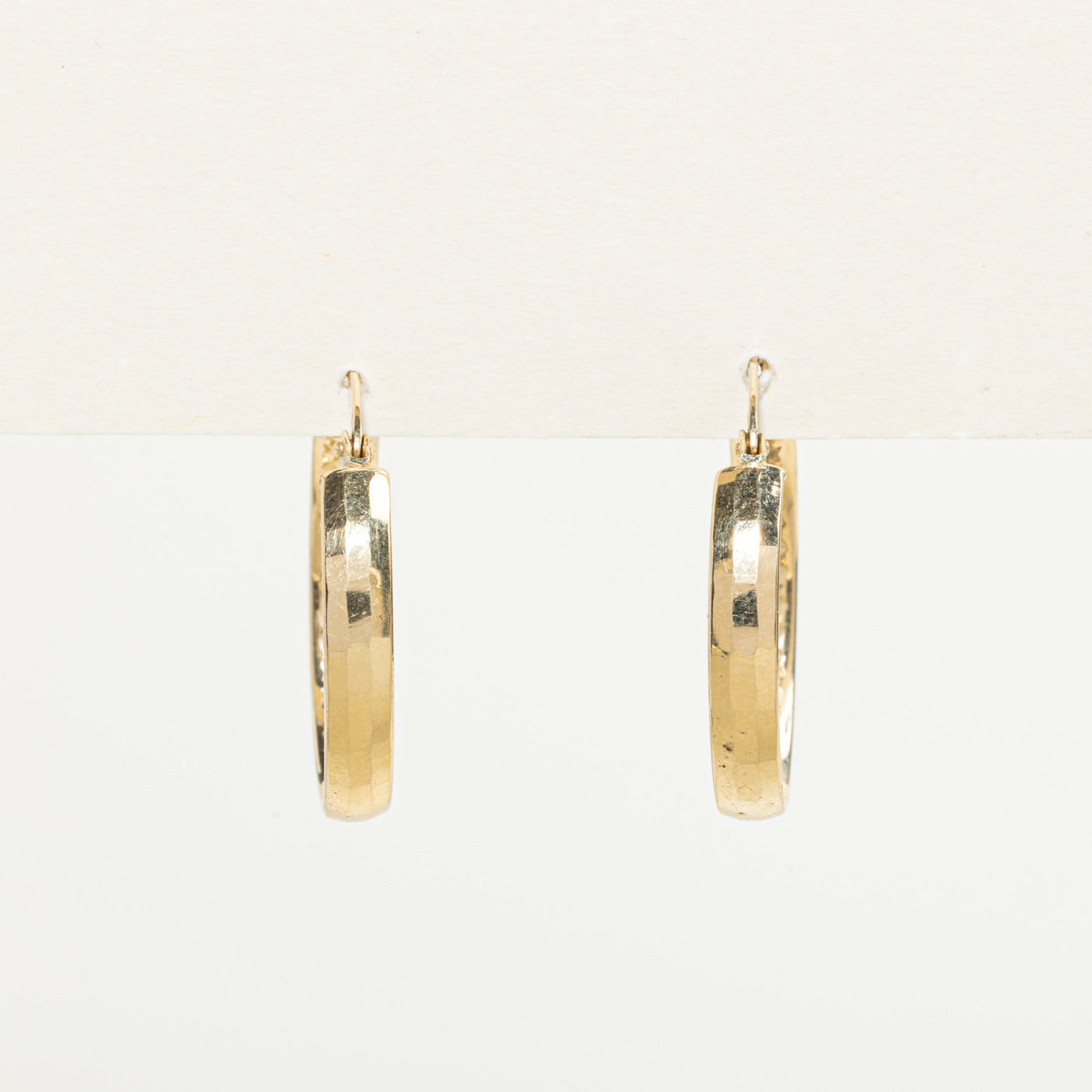 14K Yellow Gold Hoop Earrings for Women - Classic Circle Huggie Earrings for Everyday Wear | Perfect Gift for Birthday, Anniversary & Valentine's Day