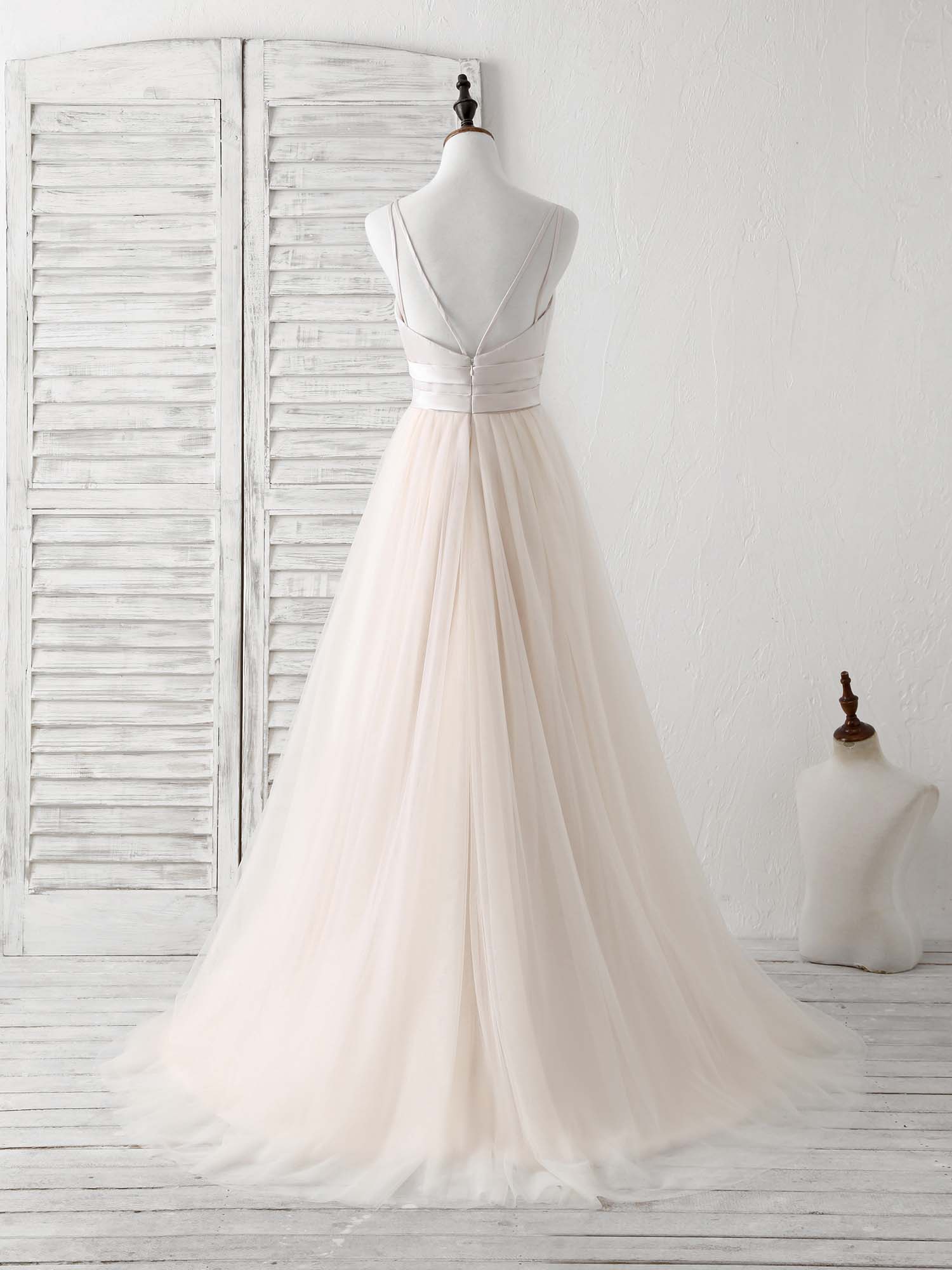 Elegant Champagne Tulle Long Prom Dress for Women - Formal Evening Gown for Homecoming, Wedding, and Special Occasions