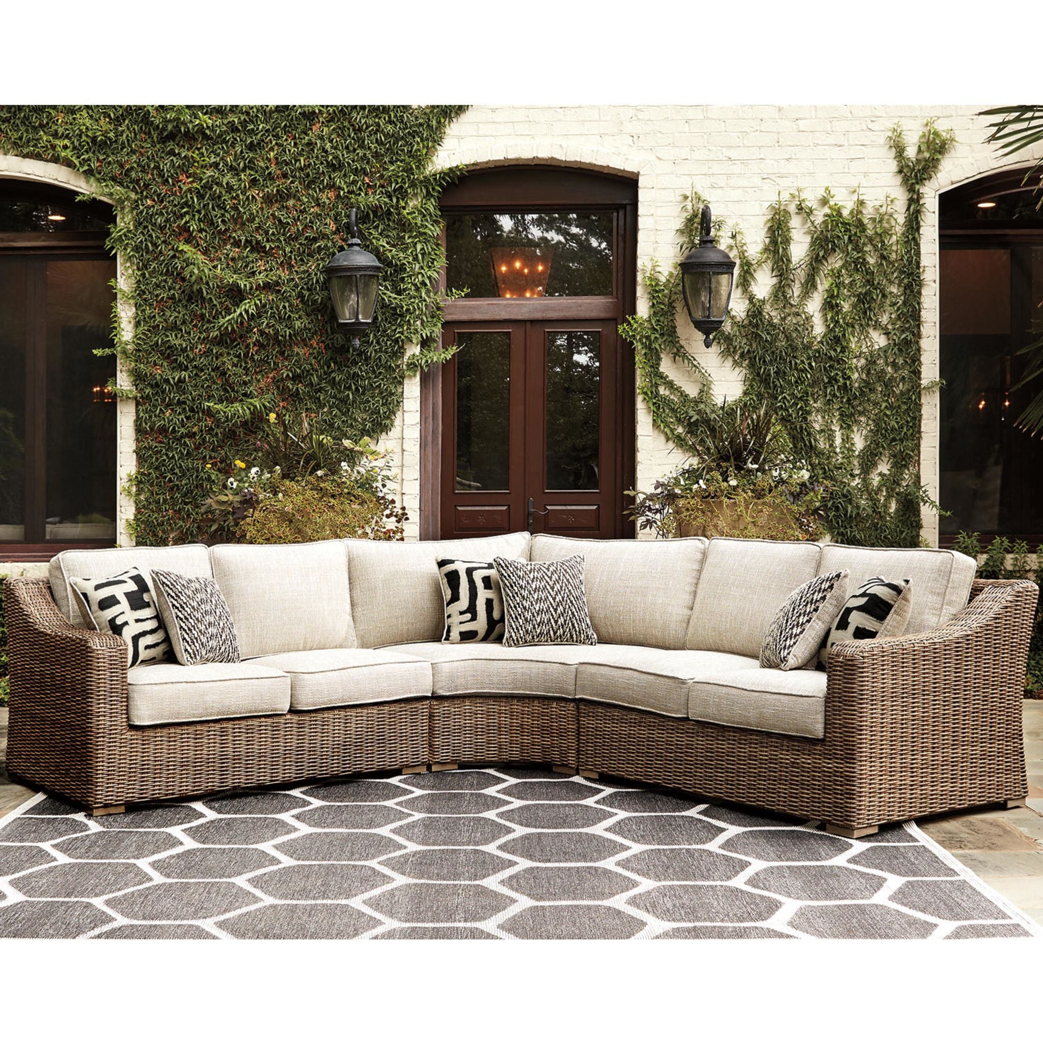 Beachcroft Outdoor Corner Chair with Cushion - Waterproof Patio Furniture for Poolside, Garden & Balcony - White/Beige - Comfortable Lounge Chair for Relaxing Outdoors
