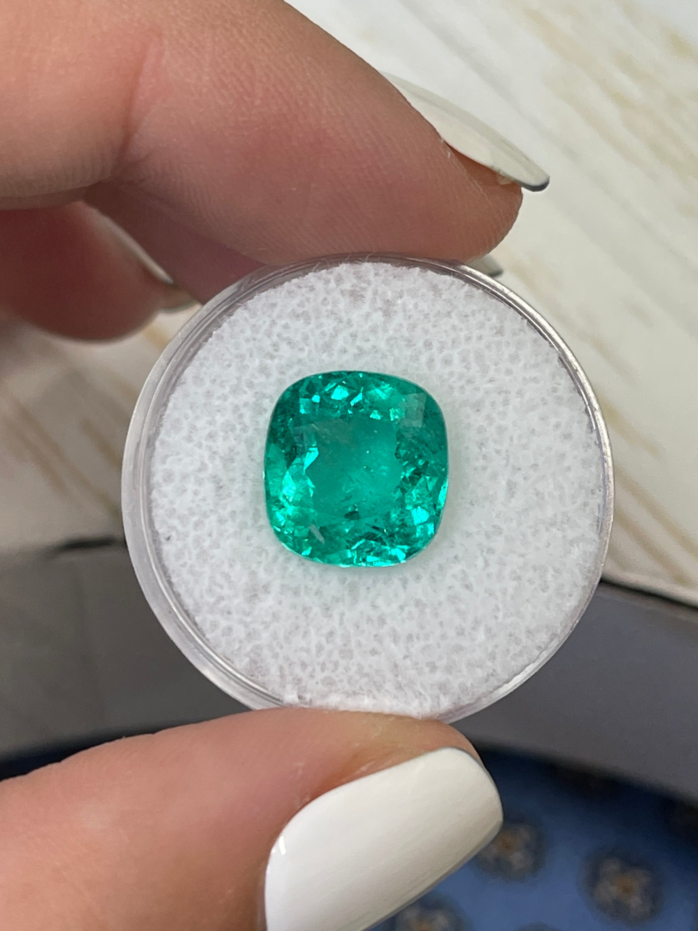 5.80 Carat Certified 11.5x10.8mm Bluish Green Natural Loose Colombian Emerald - Cushion Cut Gemstone for Jewelry Making, Engagement Rings & Luxury Gifts