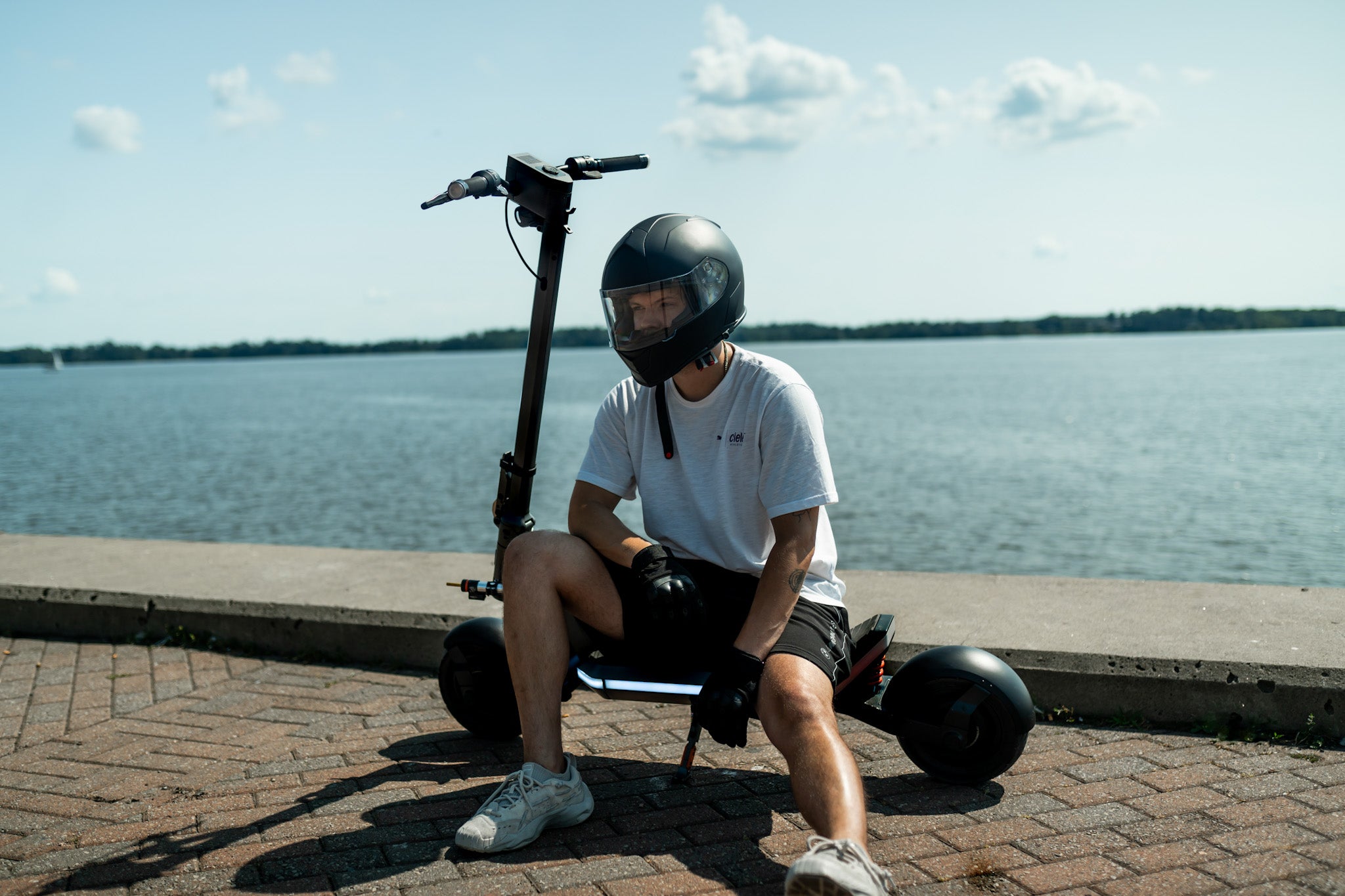 Apollo Phantom 2.0 Stellar Electric Scooter - 60V Powerful Motor, Long Range & High Speed - Perfect for Urban Commuting & Adventure Riding