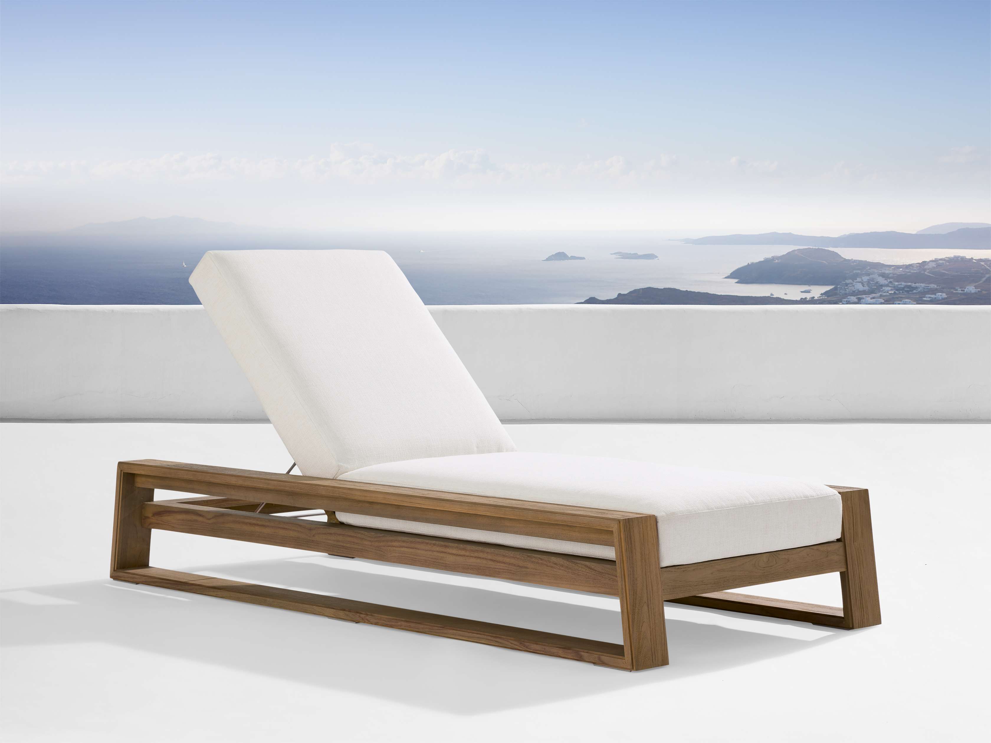 Premium Teak Wood Chaise Lounge for Outdoor Patio - Durable & Weather-Resistant Poolside Relaxation & Sunbathing