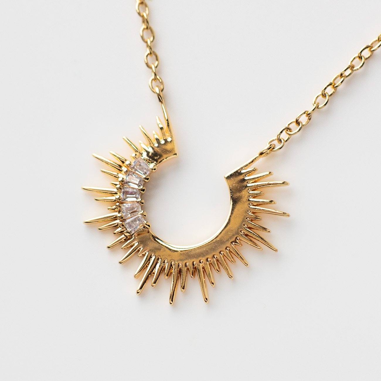 Sunset Voyage Necklace - Dainty Gold Pendant with Sunset Charm - Perfect for Travel Lovers, Beach Vacations & Romantic Gifts