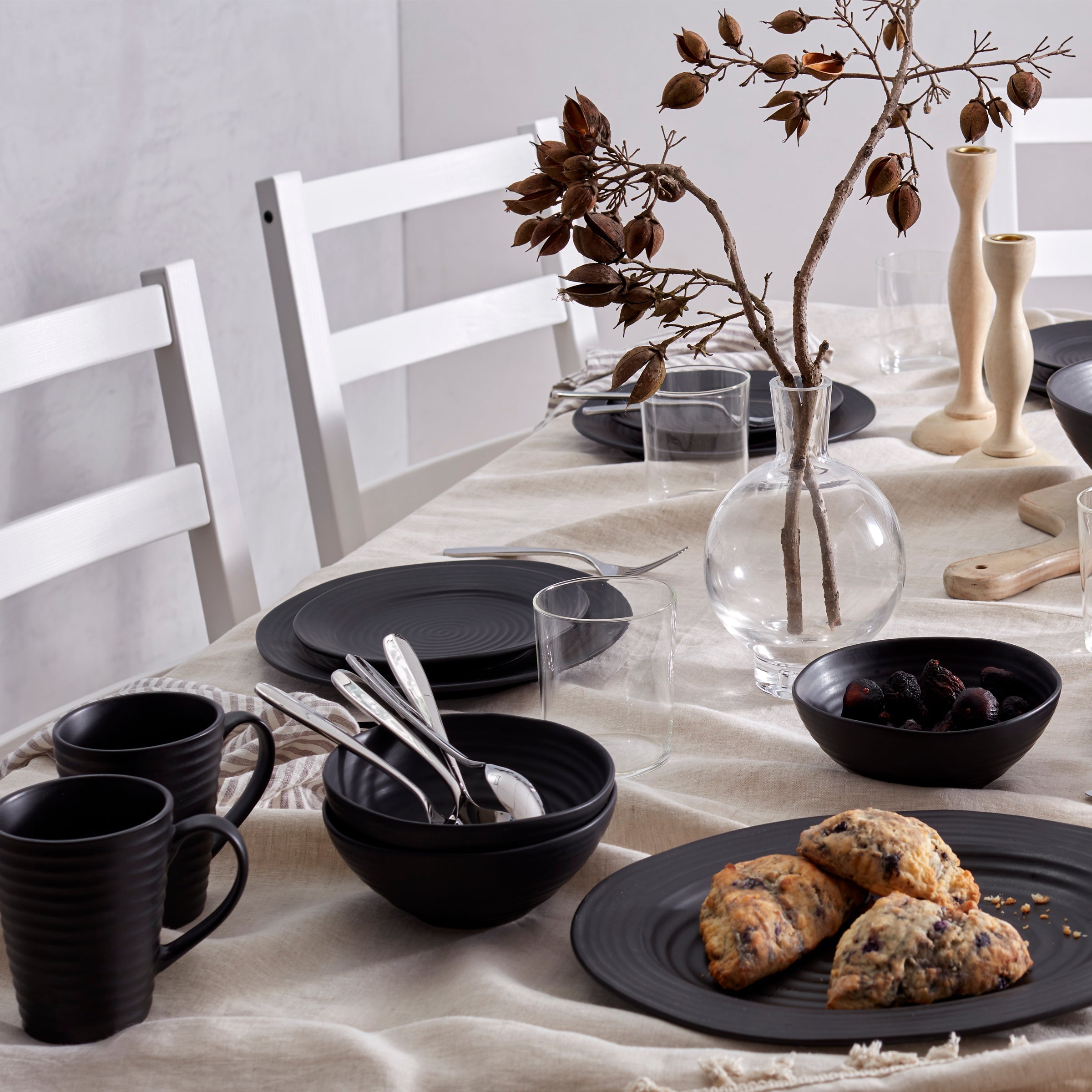 Premium Ridge Black 12-Piece Dinnerware Set - Elegant Porcelain Plates, Bowls & Mugs - Perfect for Formal Dining, Dinner Parties & Everyday Use