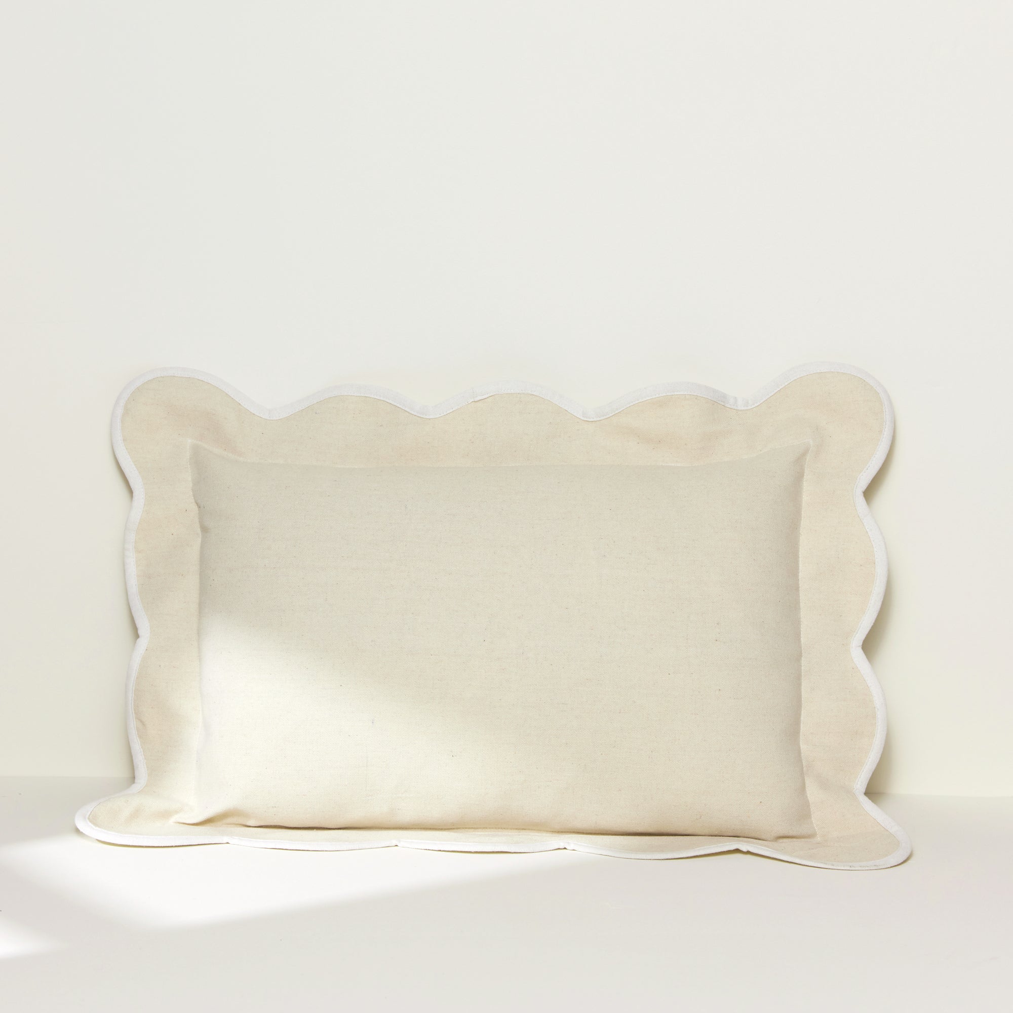 Coastal Chic Scalloped Edge Throw Pillow Cover - Decorative Cushion Case for Beach House, Boho Bedroom & Farmhouse Decor