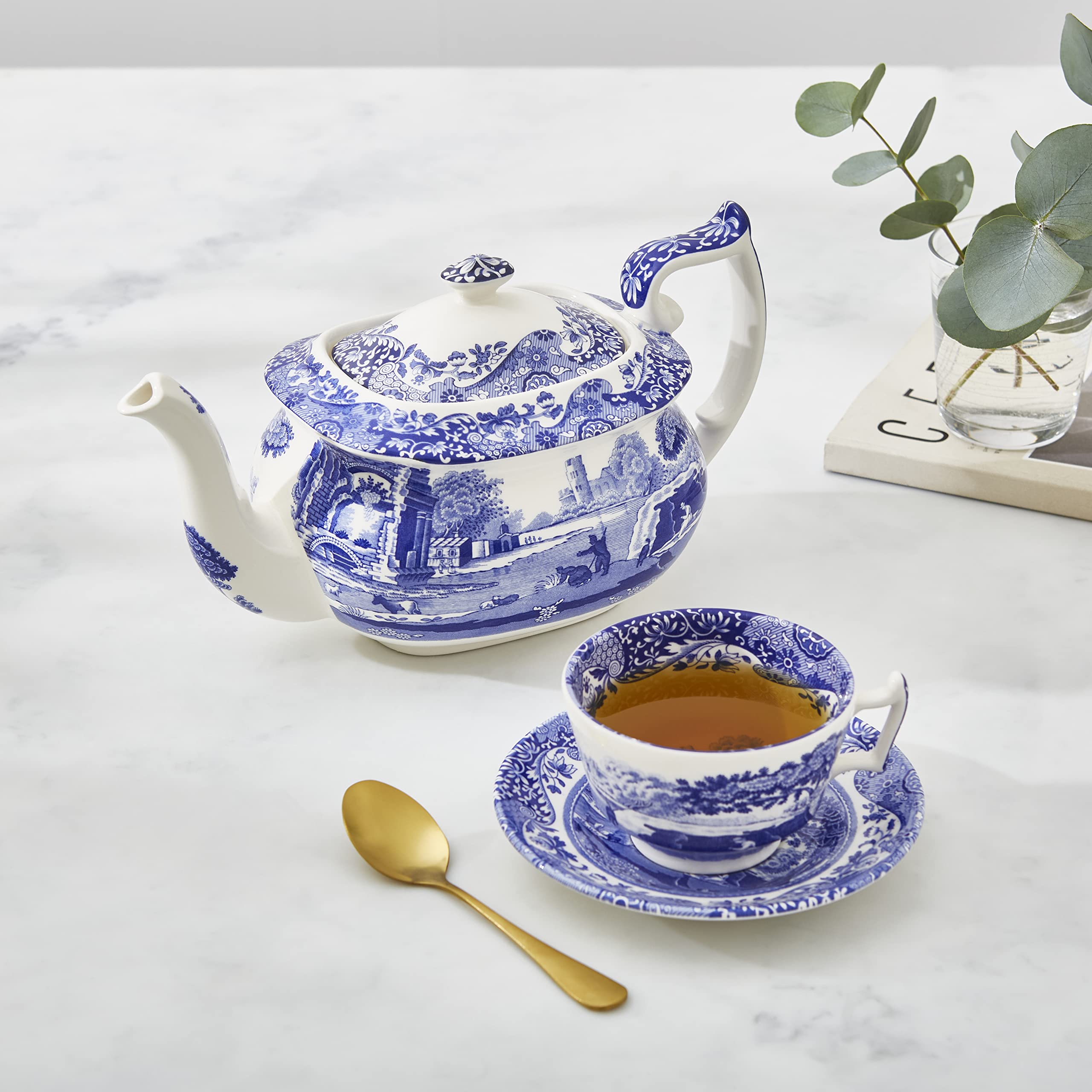 Spode Blue Italian Collection Teapot with Infuser - 40oz Earthenware Teapot, Dishwasher & Microwave Safe - English Made Blue & White Ceramic Teapot for Afternoon Tea, Gifts & Home Decor