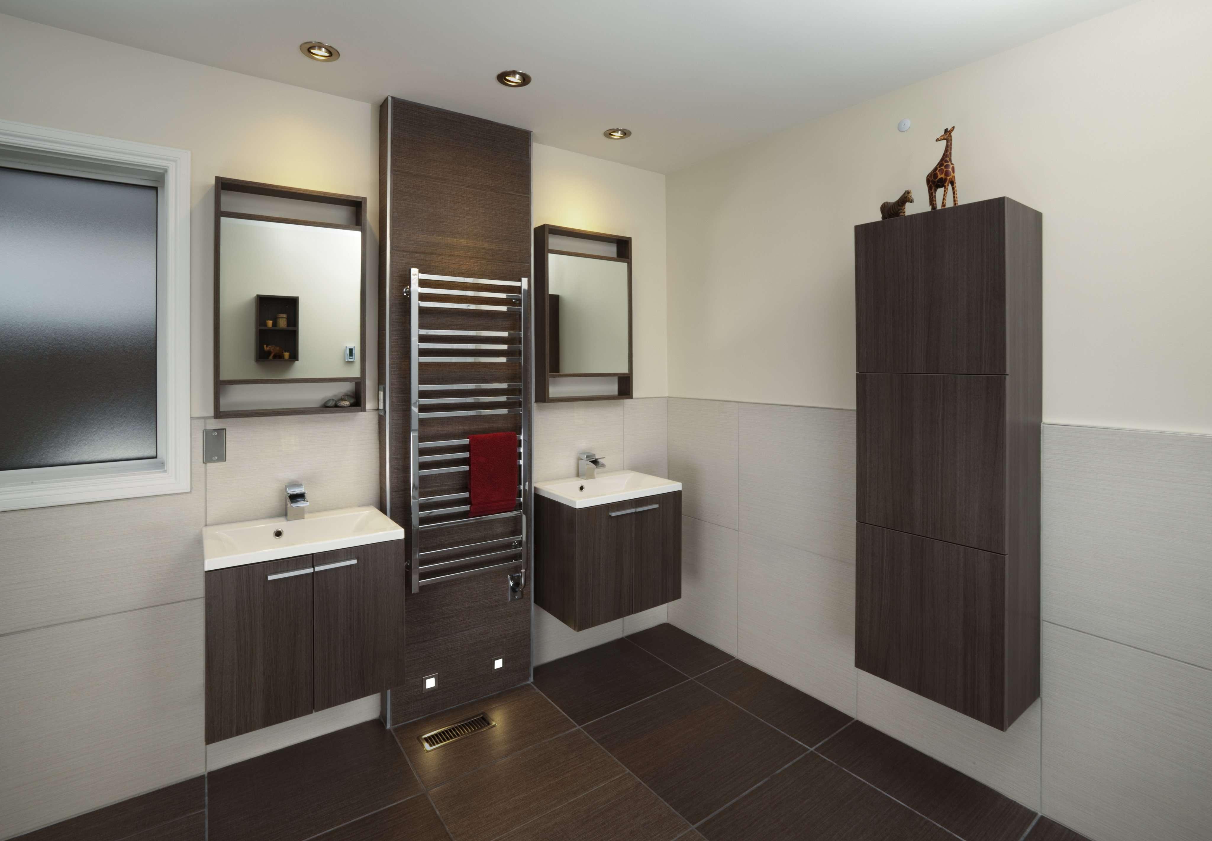 Tuzio Avento Hardwired or Plug-in Bathroom Towel Warmer - 19.5