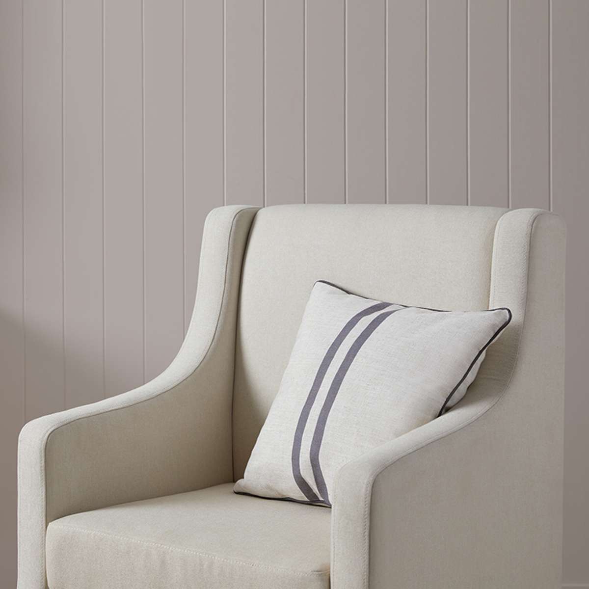 Hamptons Occasional Chair - Stylish Accent Chair for Living Room, Bedroom & Office - Comfortable Upholstered Lounge Chair with Wooden Legs - Perfect for Reading Nook, Guest Room or Home Decor