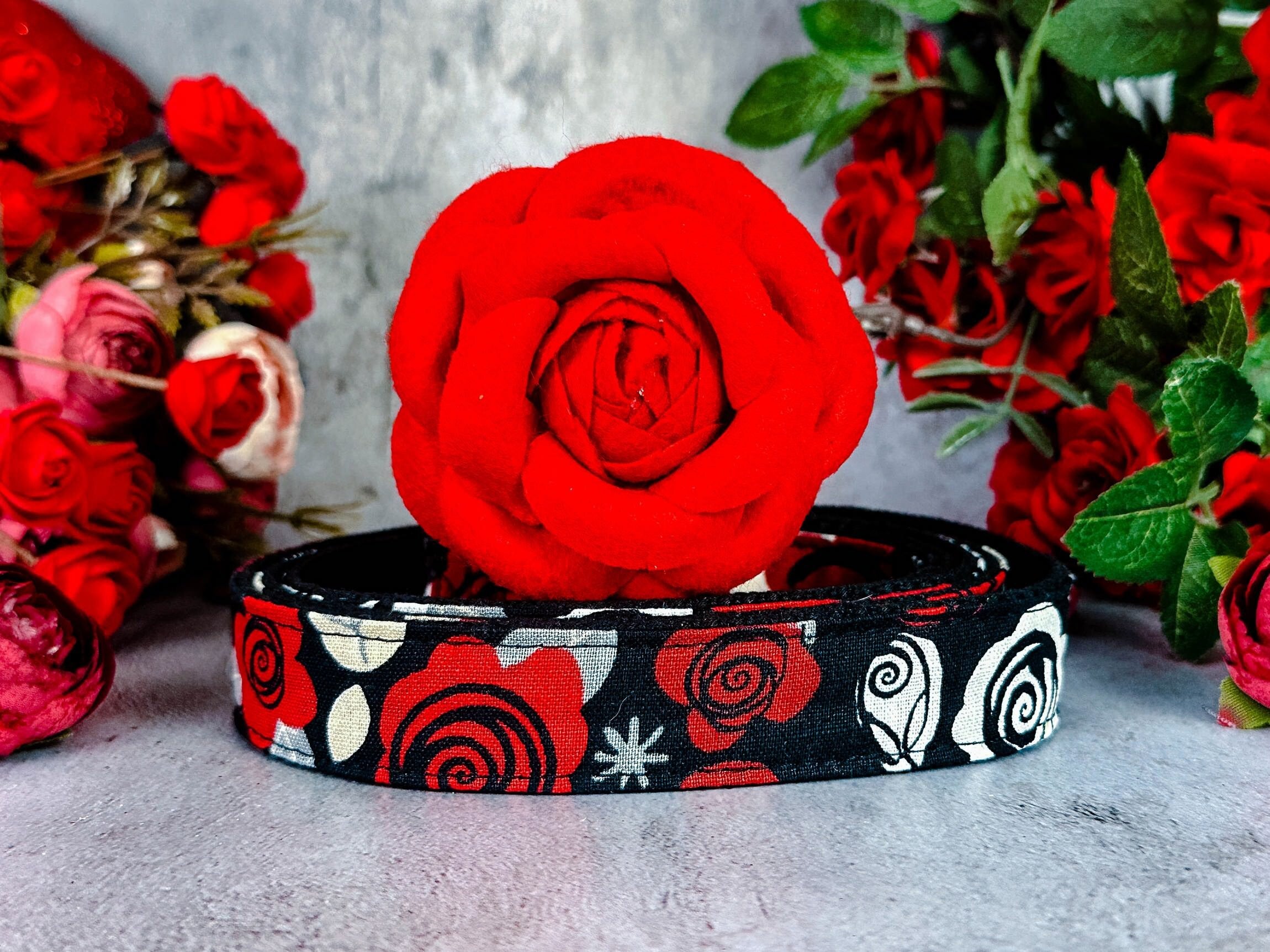 Premium Rose Flower Dog Collar and Leash Set - Floral Pet Accessories for Small & Medium Dogs - Perfect for Walks, Training & Fashion Outfits