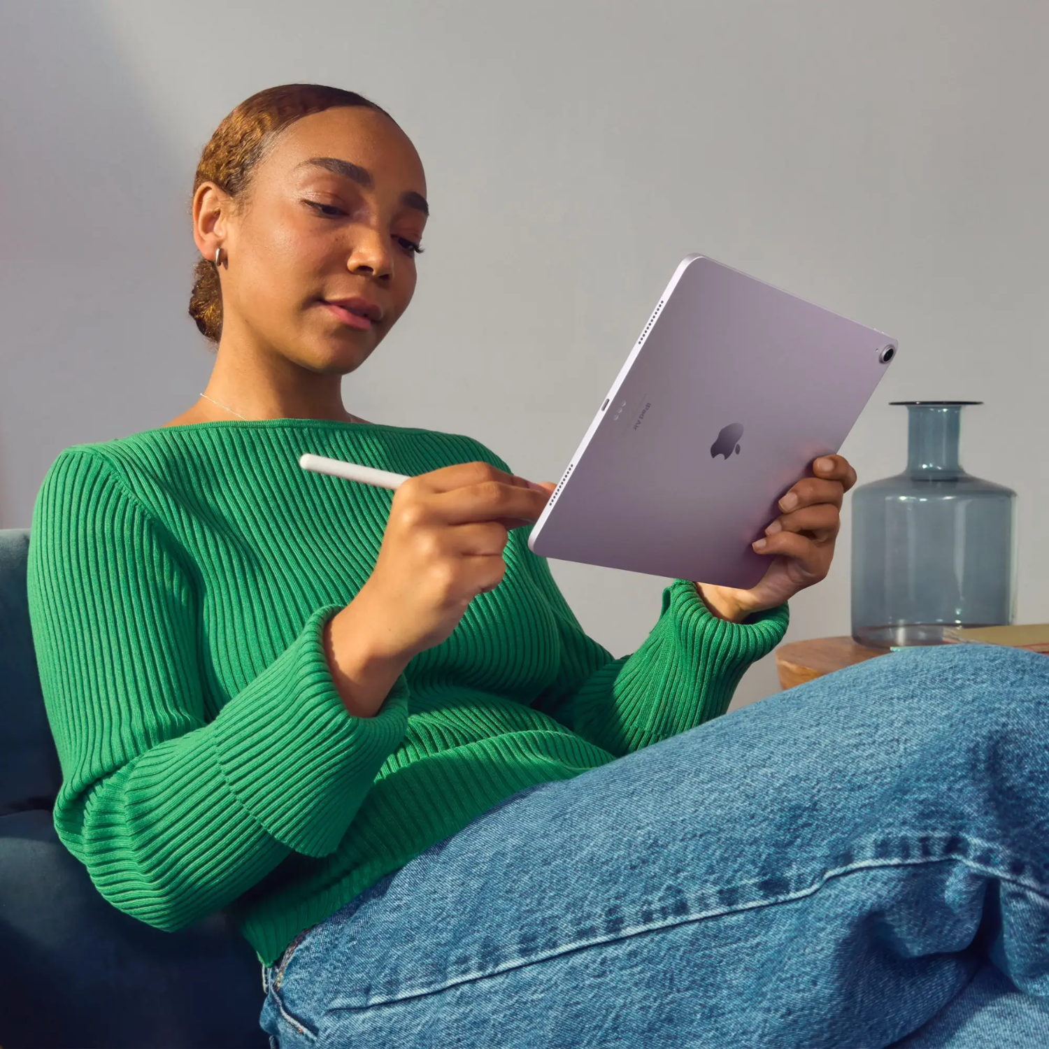 Apple iPad Air 11-inch with M2 Chip, WiFi (6th Gen) - 128GB, Purple - Perfect for Work, Study & Entertainment