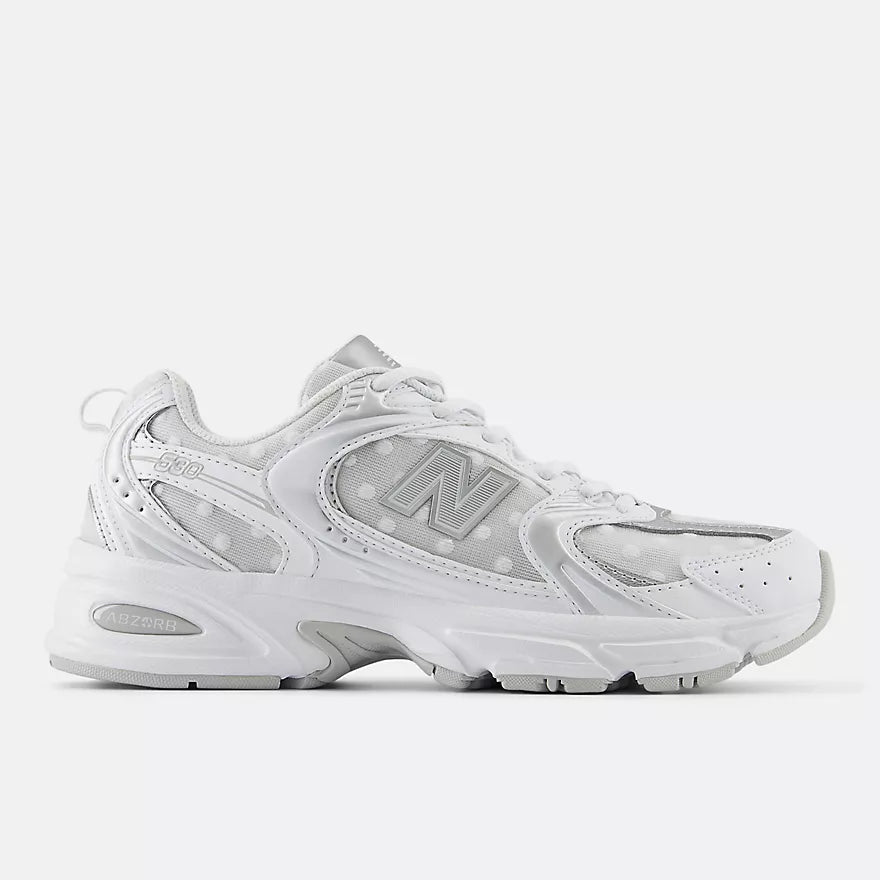 530 Sneaker White Silver Metallic - Lightweight Running Shoes for Men & Women - Perfect for Jogging, Gym Workouts & Casual Wear