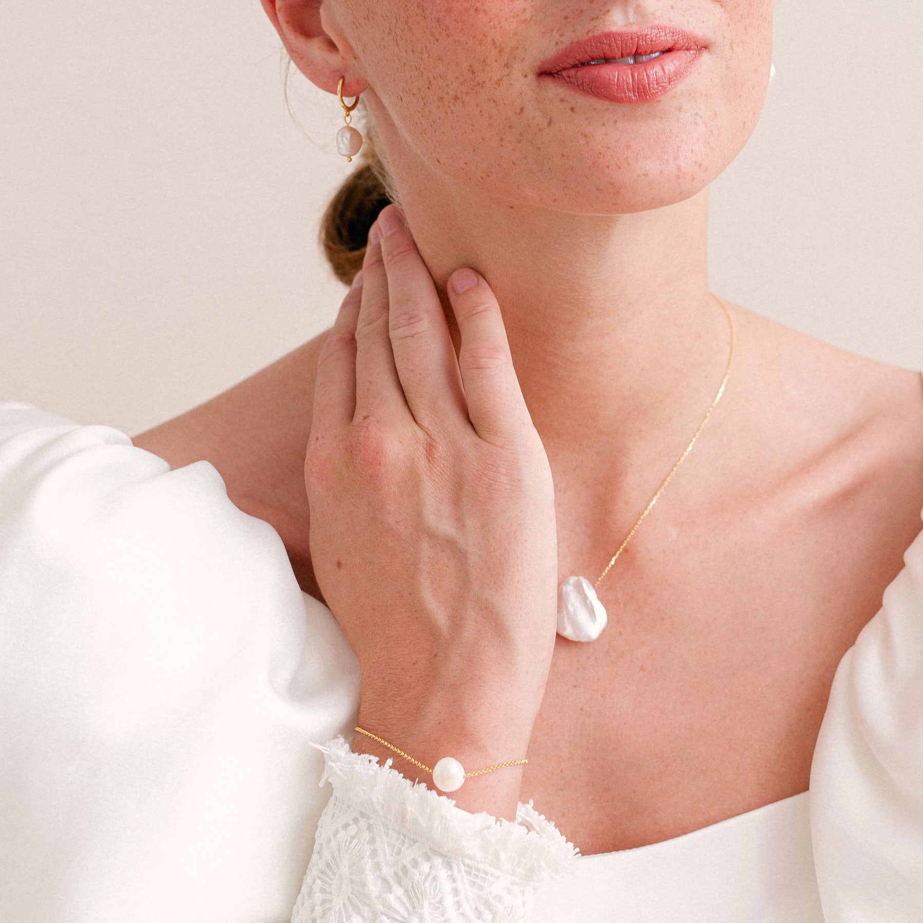 Large Freshwater Pearl Bracelet in Gold - Elegant Jewelry for Women, Perfect for Weddings, Parties & Special Occasions