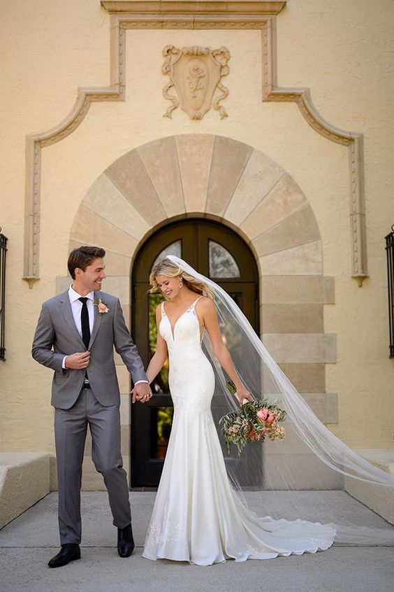 Stella York 7078 Sample Wedding Dress – Elegant A-Line Gown for Brides, Perfect for Church, Beach, and Outdoor Ceremonies