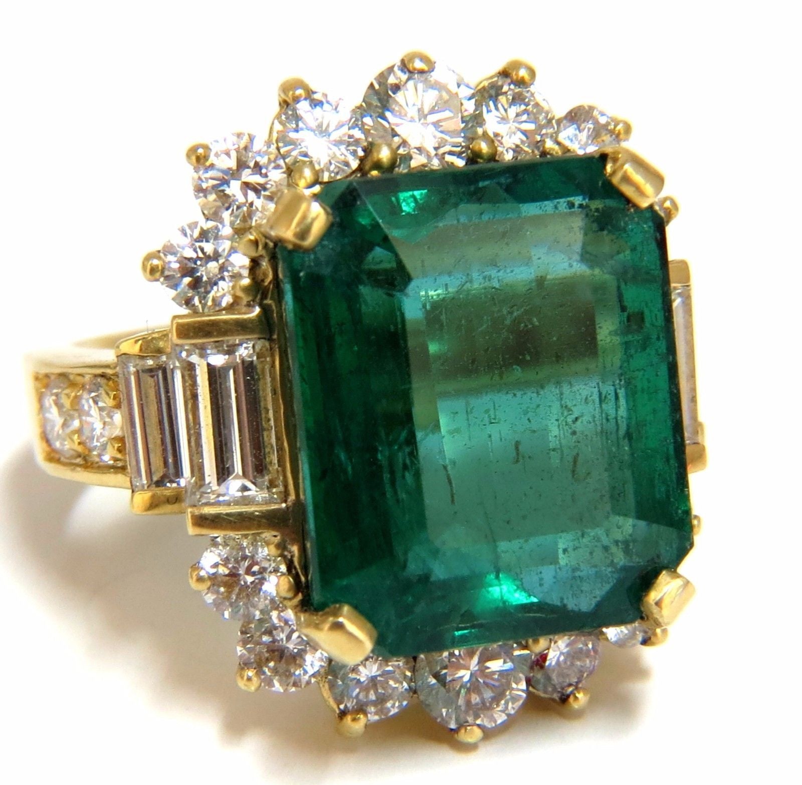GIA Certified 17.60ct Natural Green Emerald Diamond Ring in 18K Gold F1 - Elegant Jewelry for Weddings, Anniversaries & Special Occasions