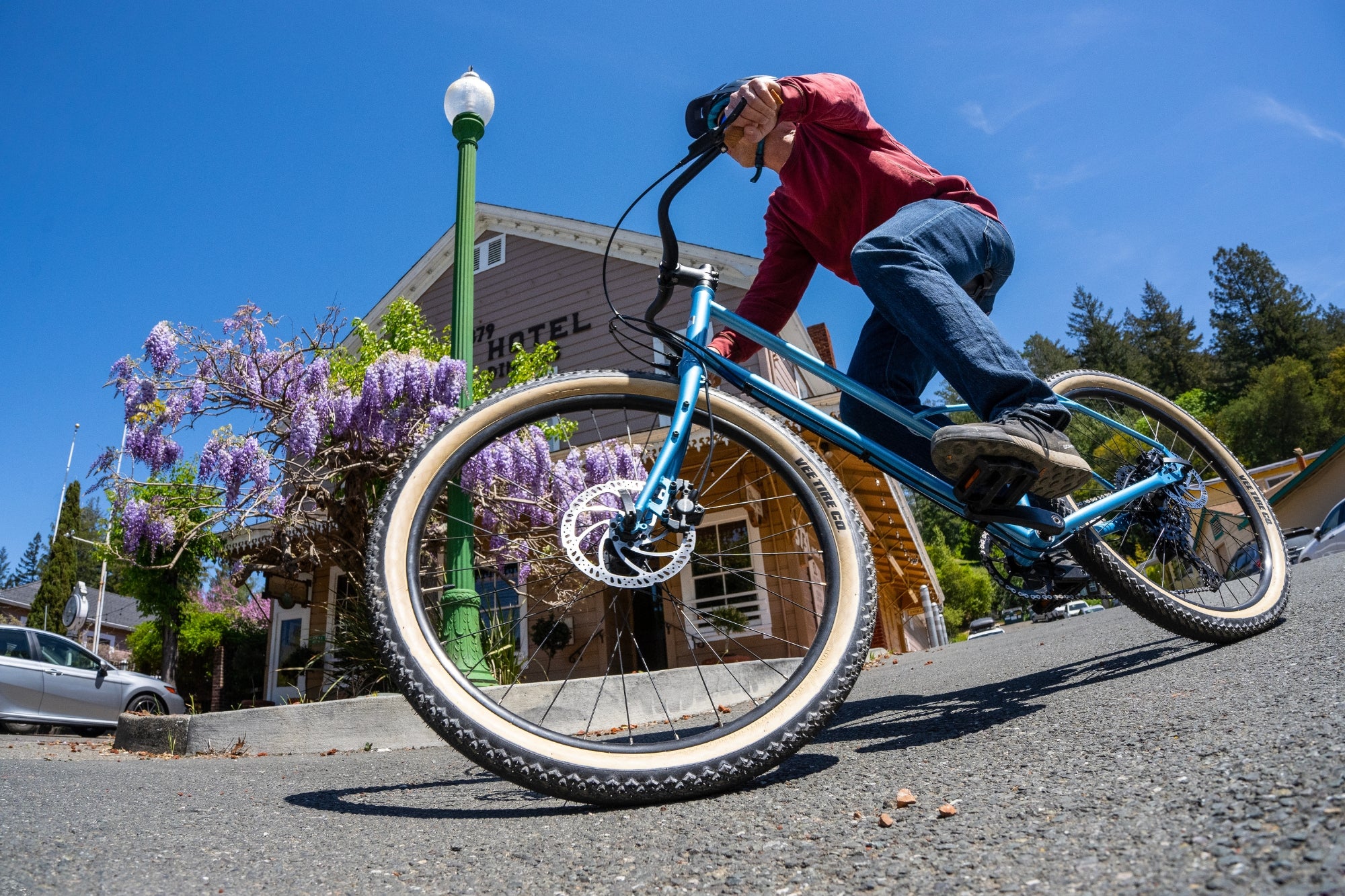 Marin Larkspur 1 Hybrid Bike - Lightweight Aluminum Frame, 24-Speed Gears, Comfortable Commuter & Trail Bike for Men & Women - Perfect for City Riding, Fitness & Outdoor Adventures