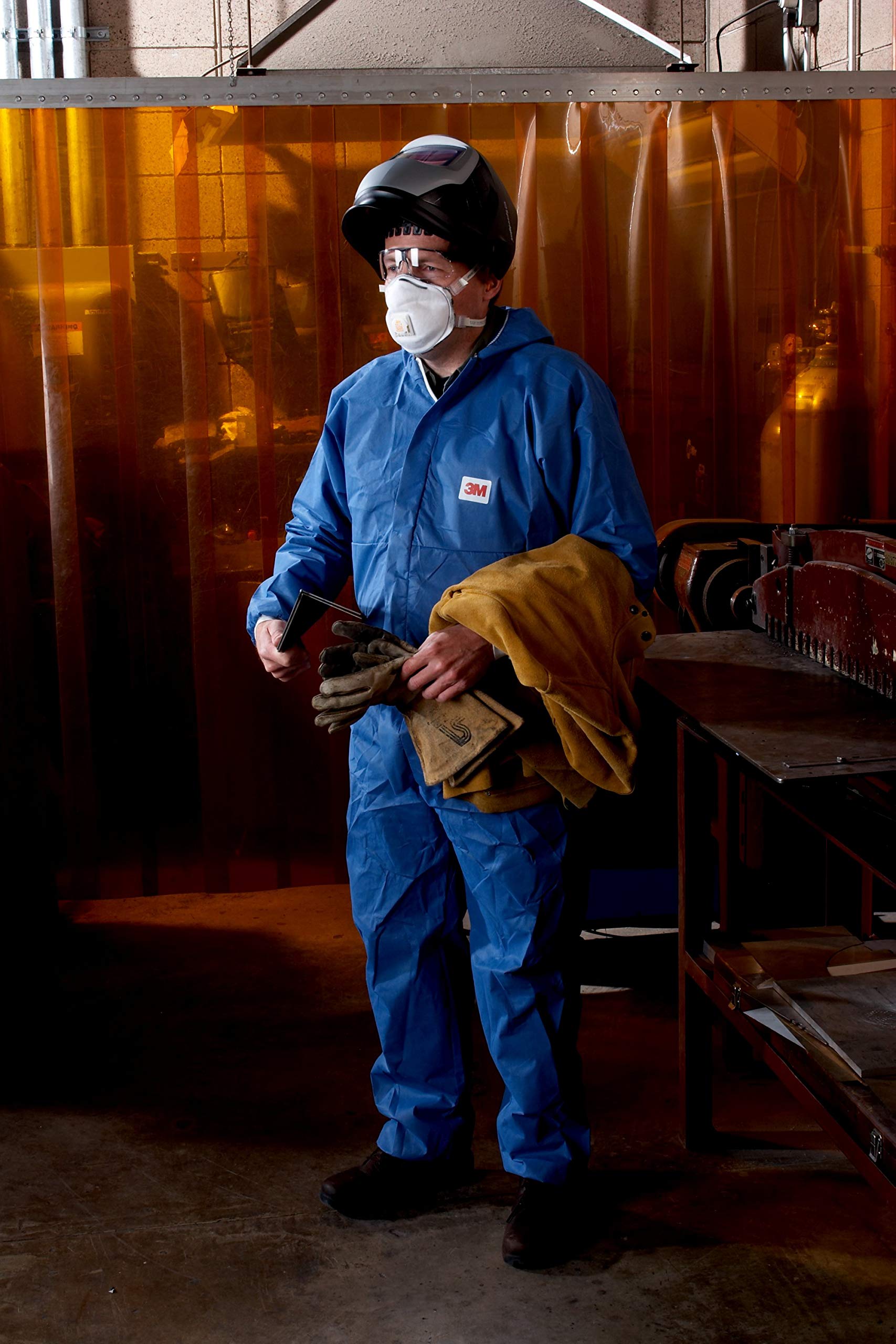 3M Protective Disposable Coveralls - Bulk Pack of 25, Hooded SMS Coveralls with Flame Resistant Treatment | Light Liquid Splash & Hazardous Dust Protection | Antistatic Large Size 4530-BLK-L | Ideal for Industrial Work, Chemical Handling & Hazardous Material Cleanup